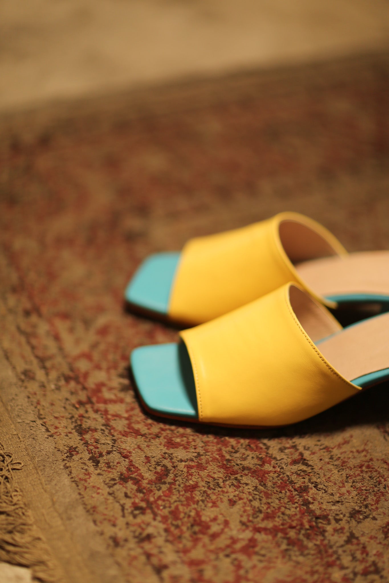 LEATHER HEELED MULES YELLOW TURQUOISE