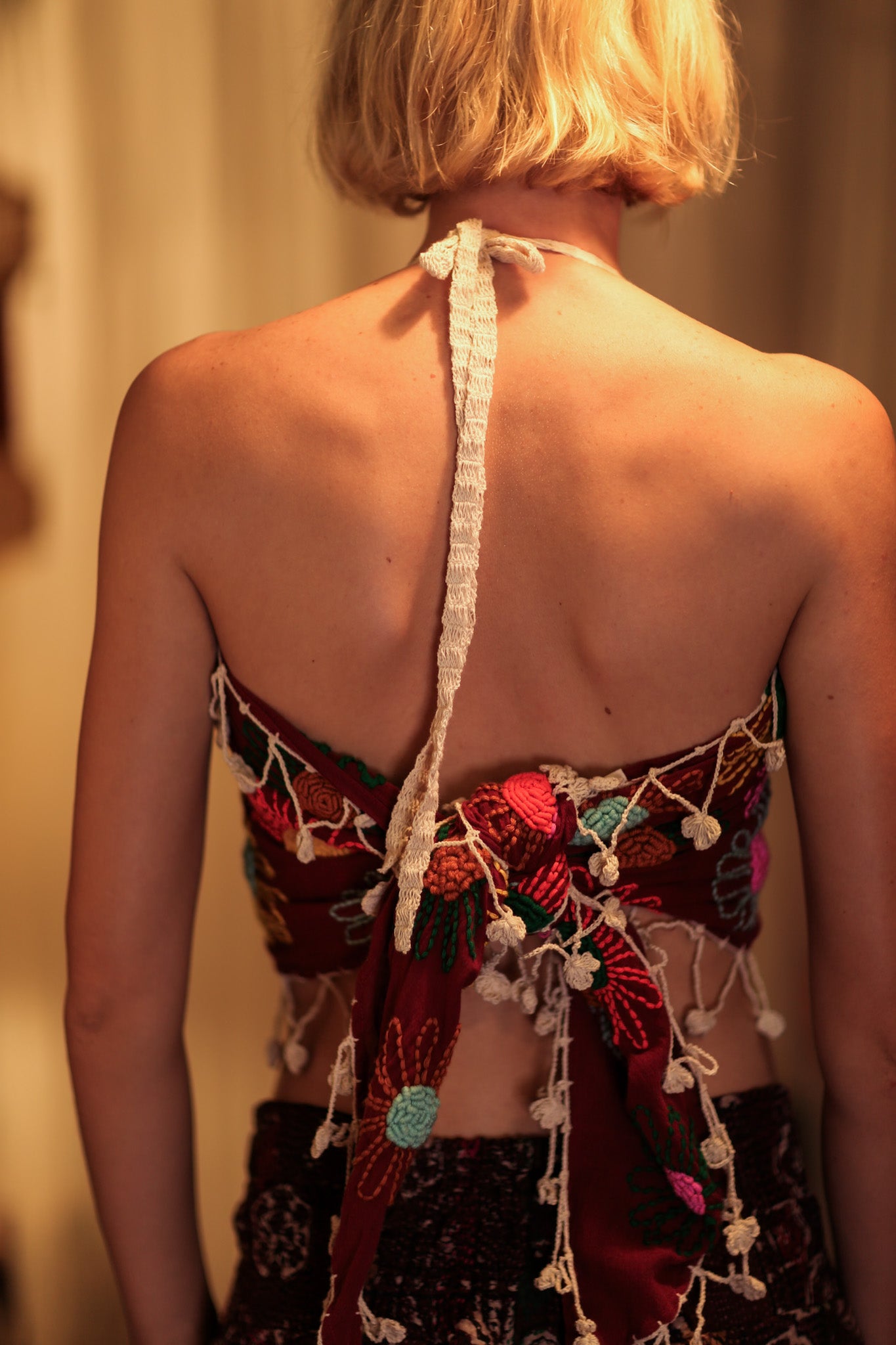 FLORA EMBROIDERED TOP