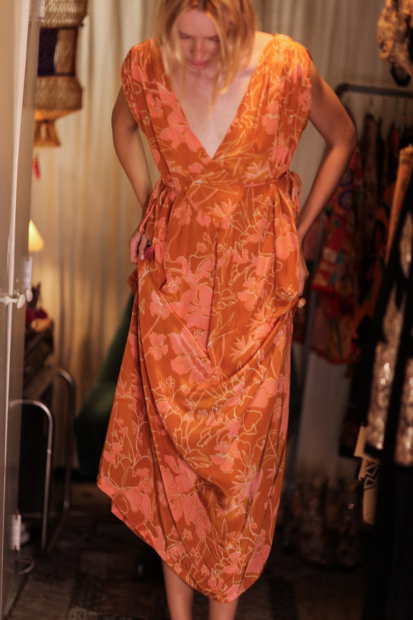 VICTORIA SILK DRESS ORANGE FLOWER