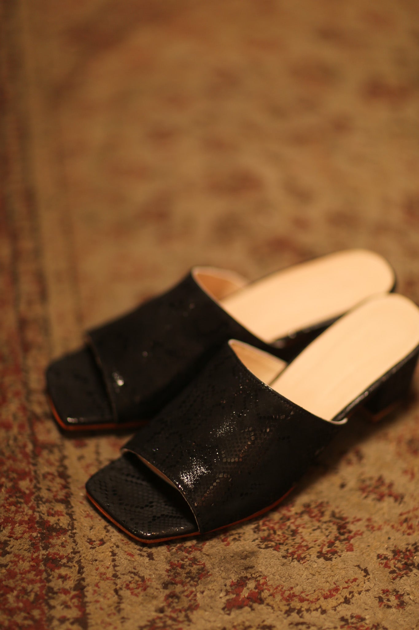 BLACK SNAKE PRINT HEELED MULES FILU