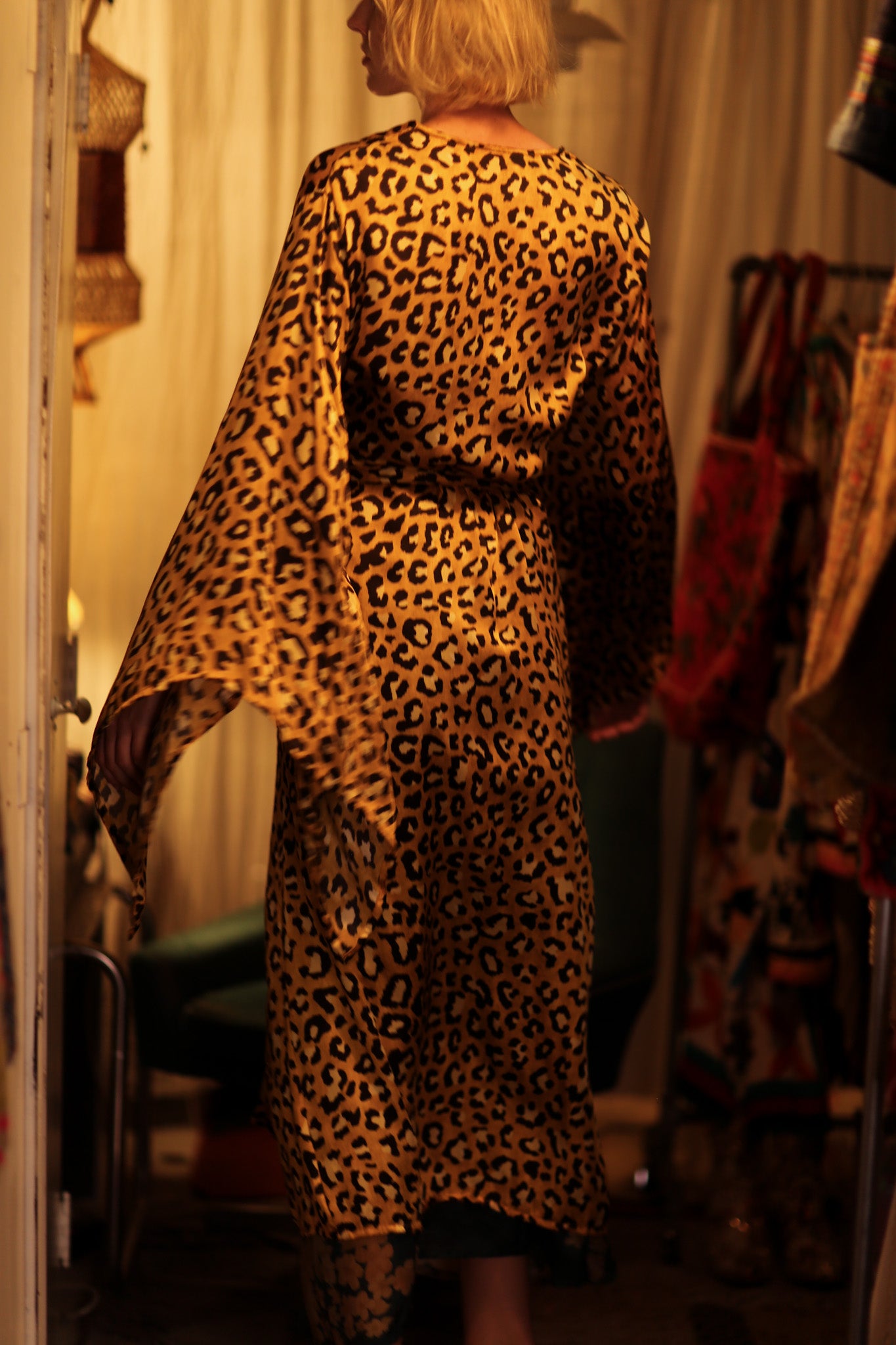 LEO PRINT XL WING KIMONO PINA