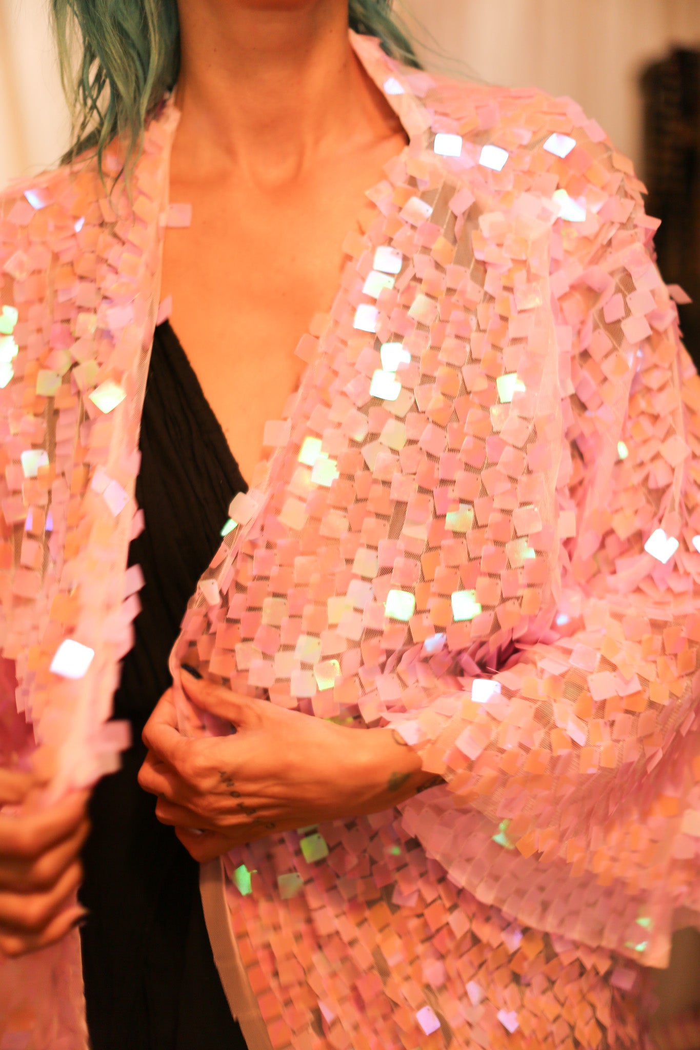 LIGHT PINK SHORT GLITTER KIMONO WITT
