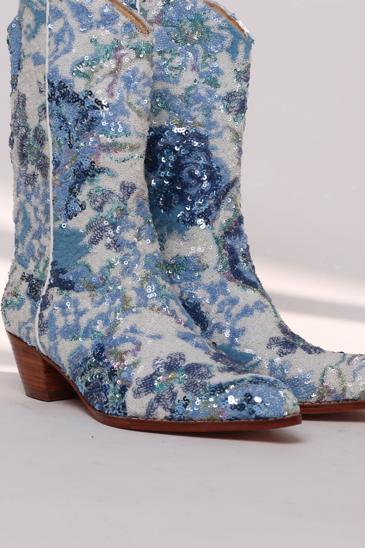 TATI SEQUINS EMBROIDERED COWBOY BOOTS