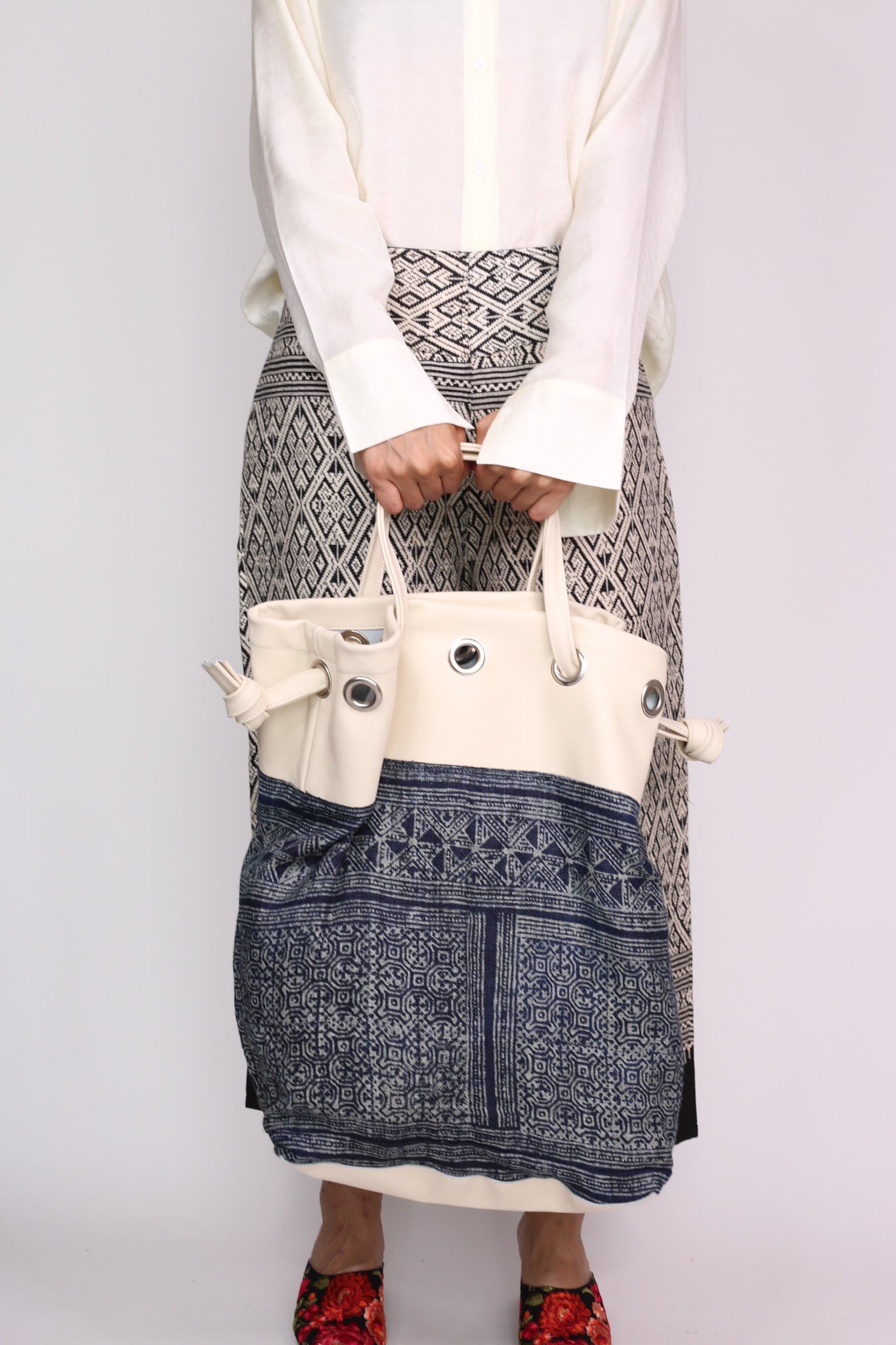 ALMA EMBROIDERED ARTISAN BAG - BANGKOK TAILOR CLOTHING STORE - HANDMADE CLOTHING