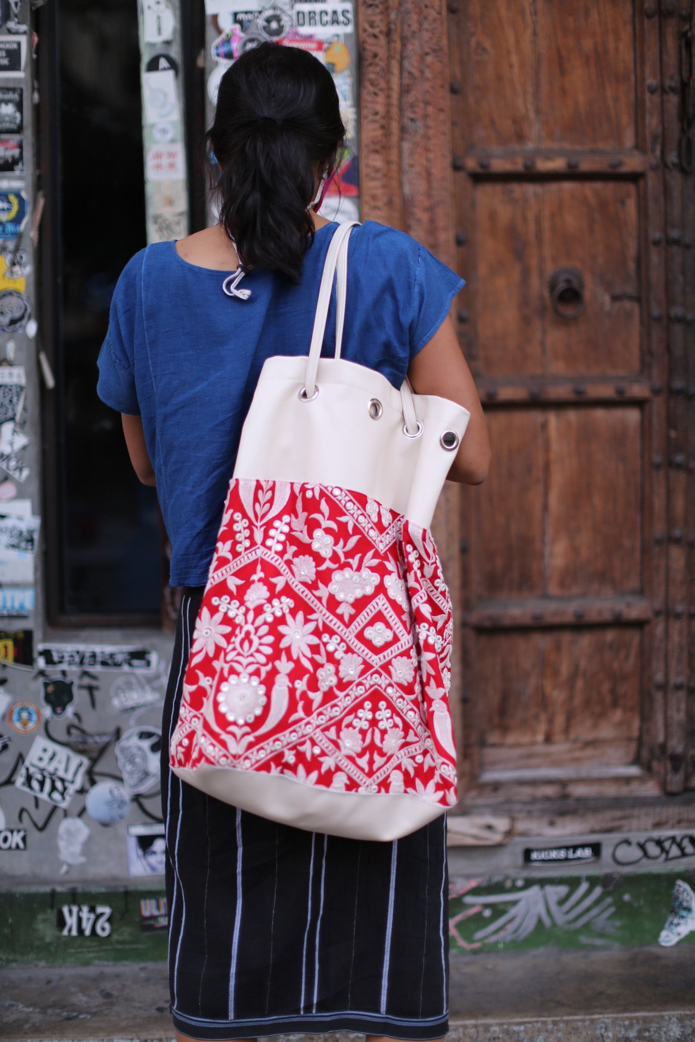 ALMA EMBROIDERED ARTISAN BAG - BANGKOK TAILOR CLOTHING STORE - HANDMADE CLOTHING