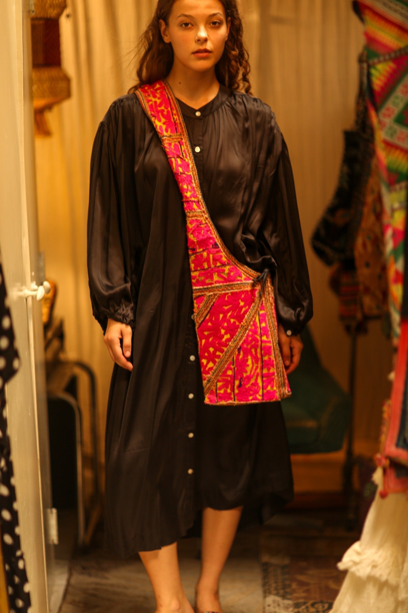 ARTISAN EMBROIDERED CROSSBODY BAG - BANGKOK TAILOR CLOTHING STORE - HANDMADE CLOTHING