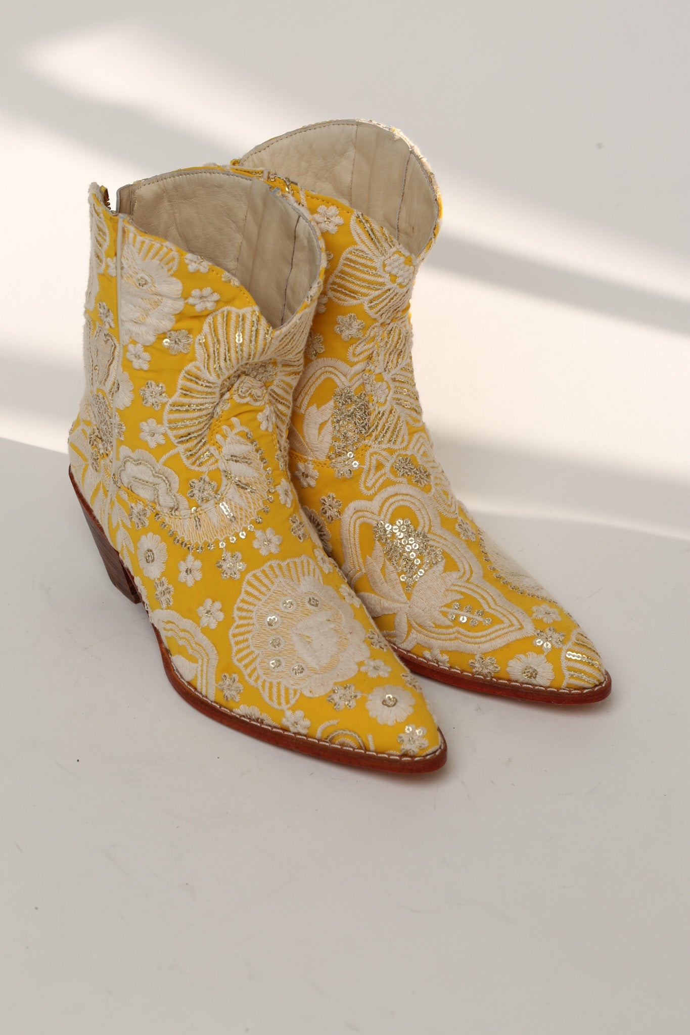 BANANA EMBROIDERED COWBOY BOOTS - BANGKOK TAILOR CLOTHING STORE - HANDMADE CLOTHING