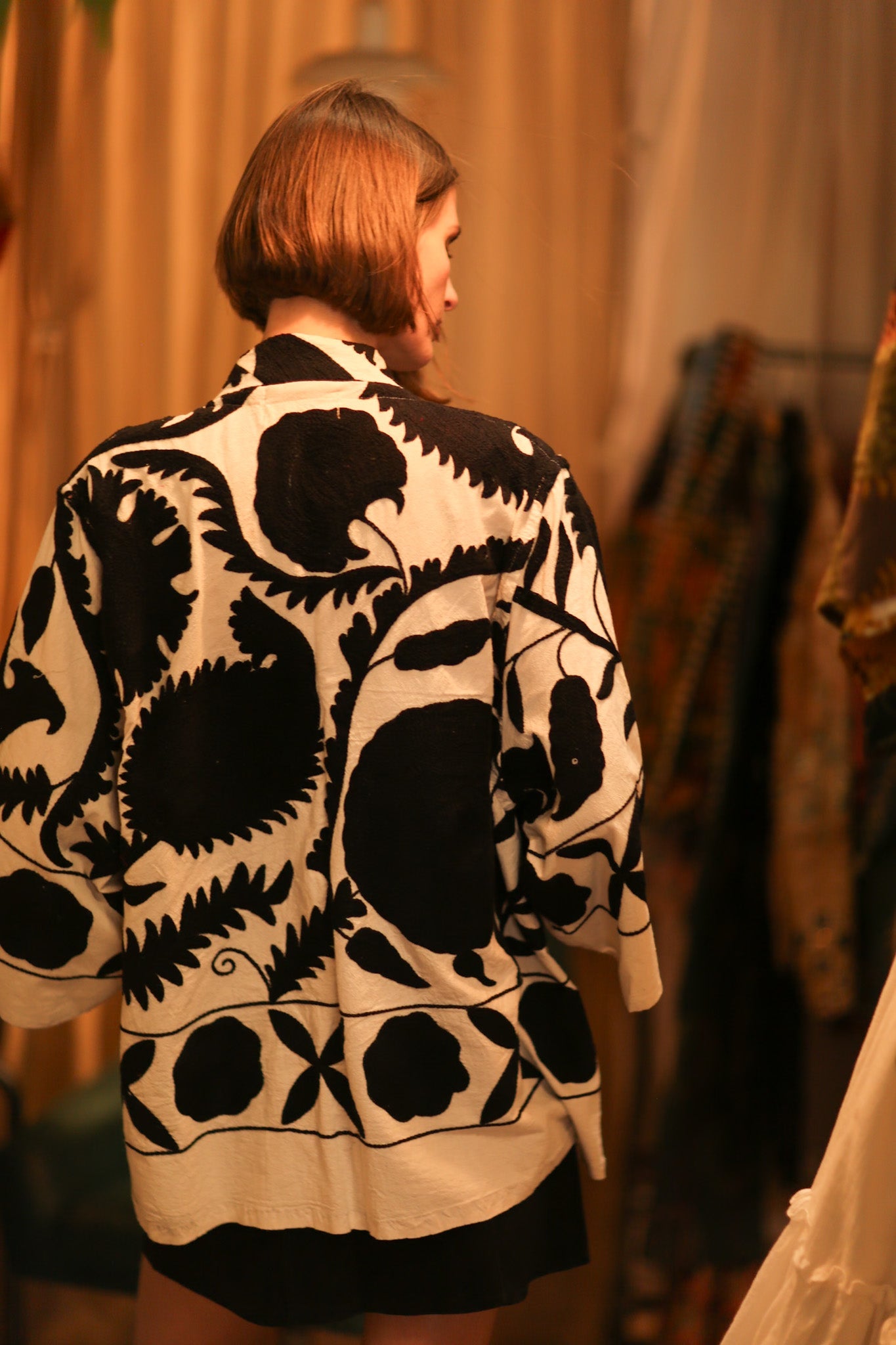 BLACK WHITE SUZANI KIMONO DRISA - BANGKOK TAILOR CLOTHING STORE - HANDMADE CLOTHING