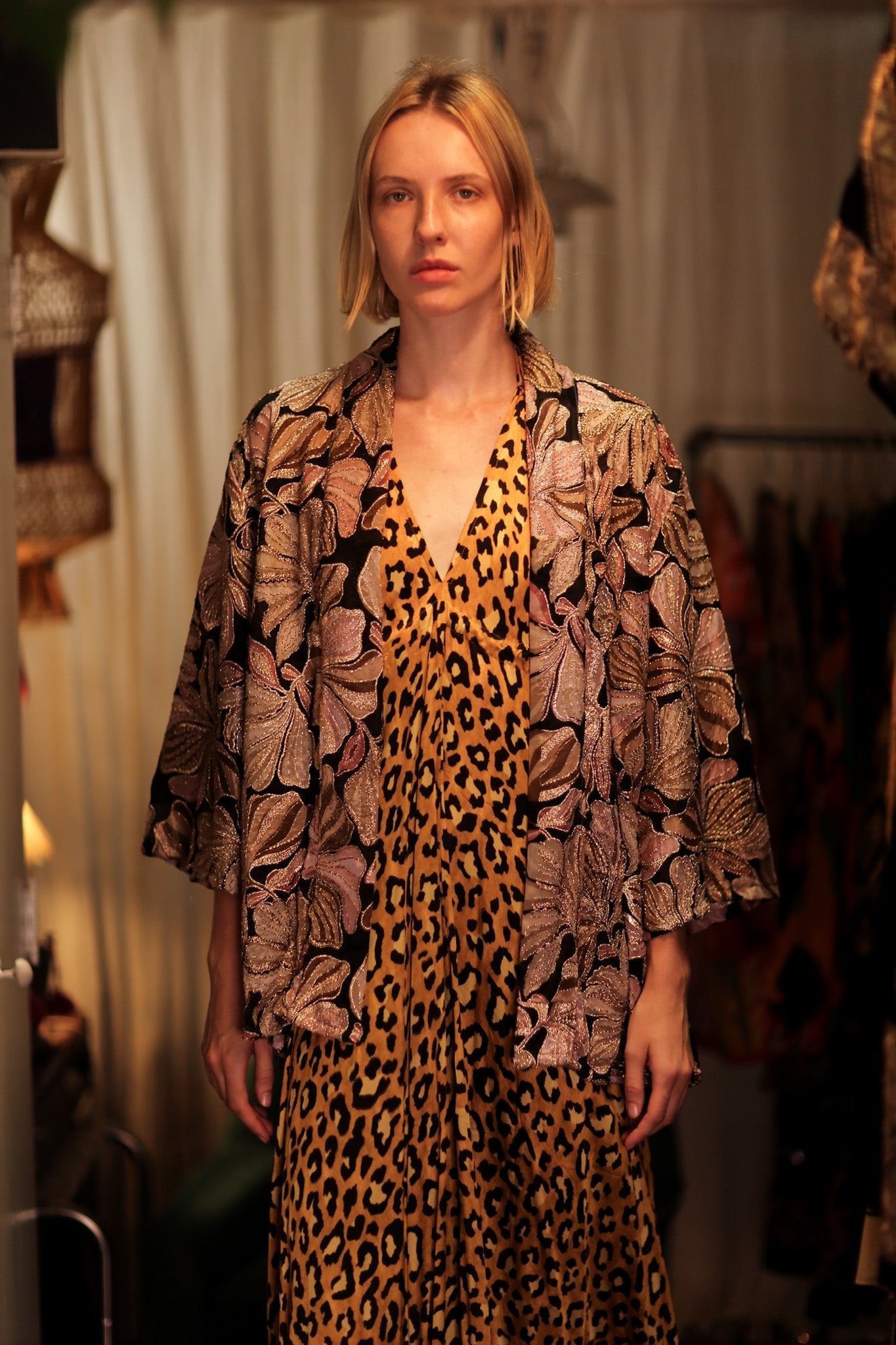 CARINE EMBROIDERED SILK KIMONO BLACK AND PINK - BANGKOK TAILOR CLOTHING STORE - HANDMADE CLOTHING