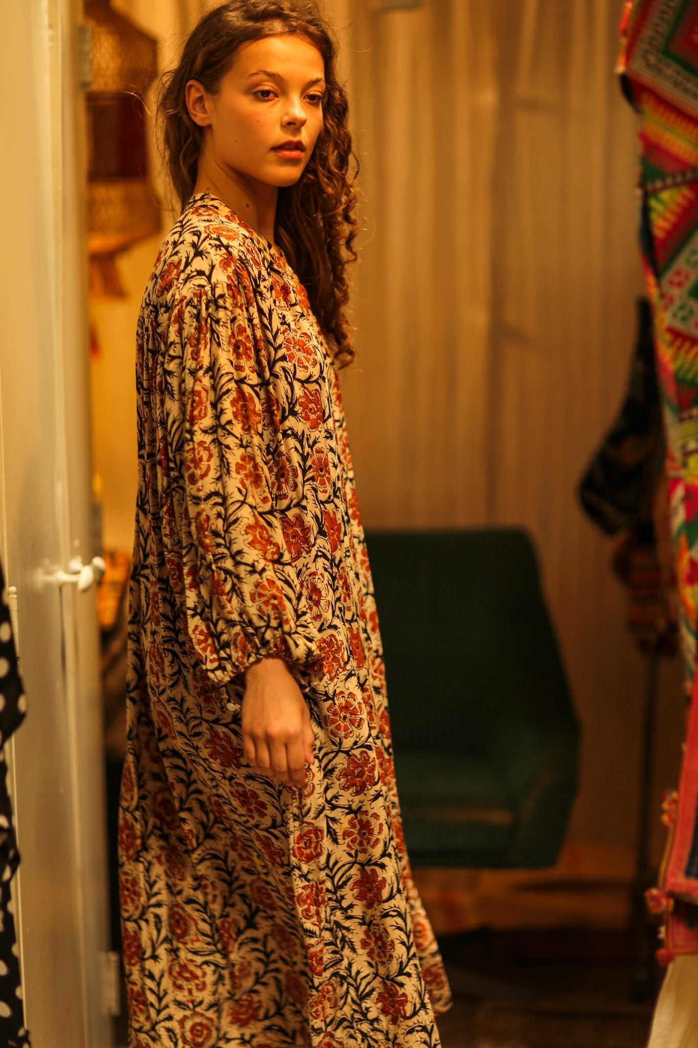 ELIZABETH SILK DRESS MUGHAL BLACK AND RED - BANGKOK TAILOR CLOTHING STORE - HANDMADE CLOTHING