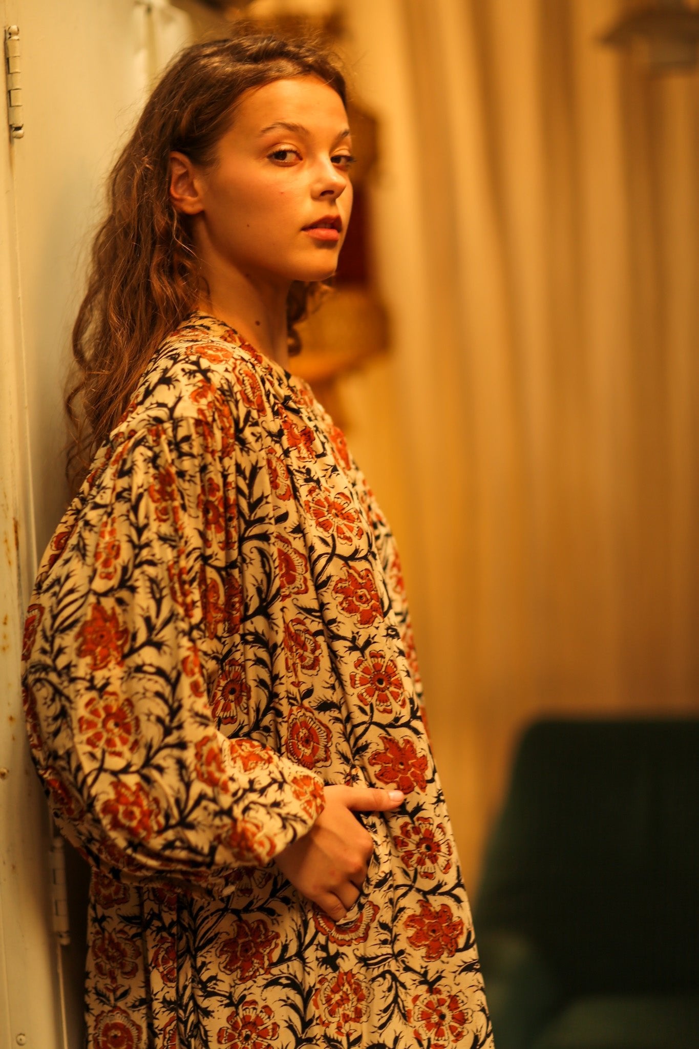 ELIZABETH SILK DRESS MUGHAL BLACK AND RED - BANGKOK TAILOR CLOTHING STORE - HANDMADE CLOTHING