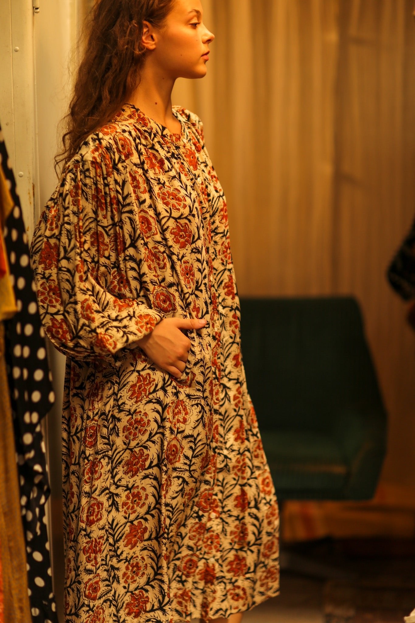 ELIZABETH SILK DRESS MUGHAL BLACK AND RED - BANGKOK TAILOR CLOTHING STORE - HANDMADE CLOTHING