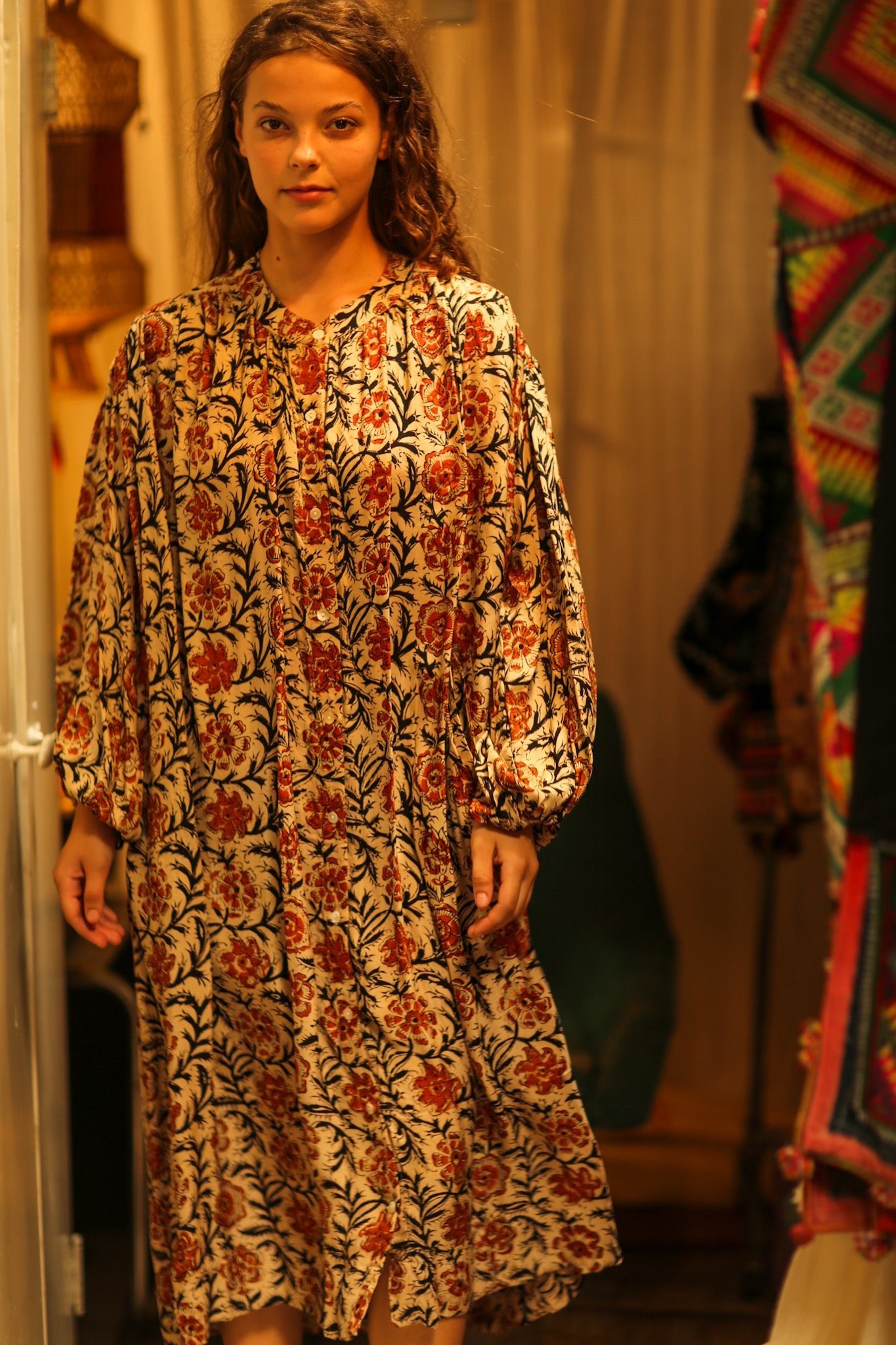 ELIZABETH SILK DRESS MUGHAL BLACK AND RED - BANGKOK TAILOR CLOTHING STORE - HANDMADE CLOTHING