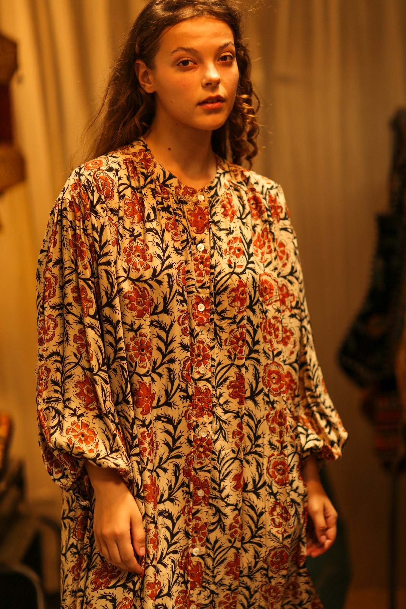ELIZABETH SILK DRESS MUGHAL BLACK AND RED - BANGKOK TAILOR CLOTHING STORE - HANDMADE CLOTHING