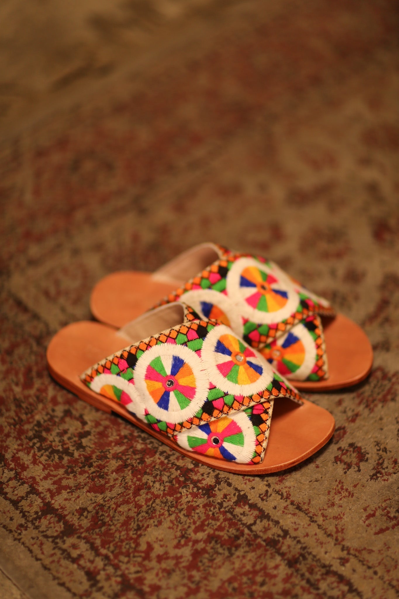 EMBROIDERED BORDER TRIMS LEATHER SANDALS - BANGKOK TAILOR CLOTHING STORE - HANDMADE CLOTHING