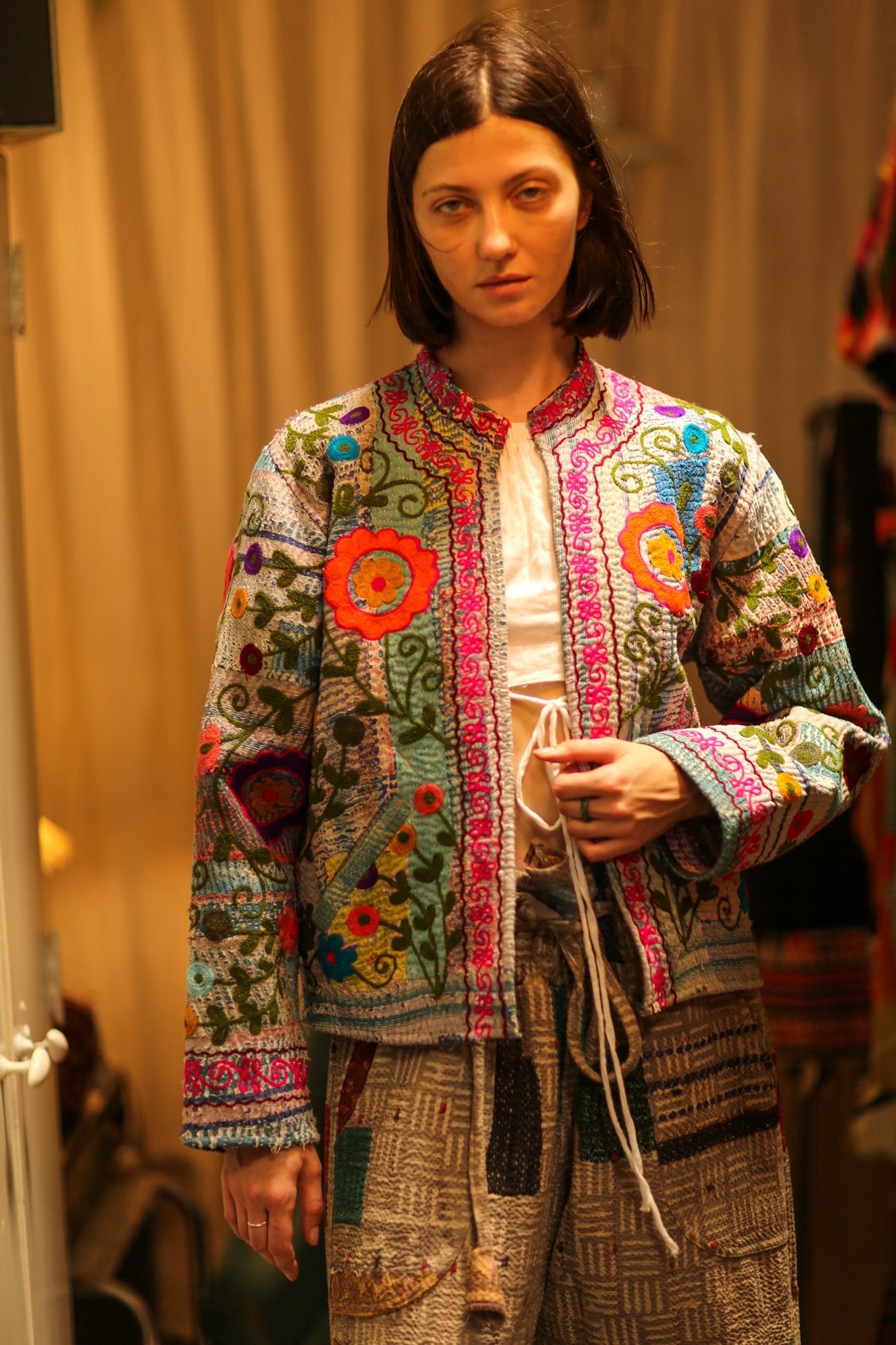 EMBROIDERED JACKET LIBBY - BANGKOK TAILOR CLOTHING STORE - HANDMADE CLOTHING