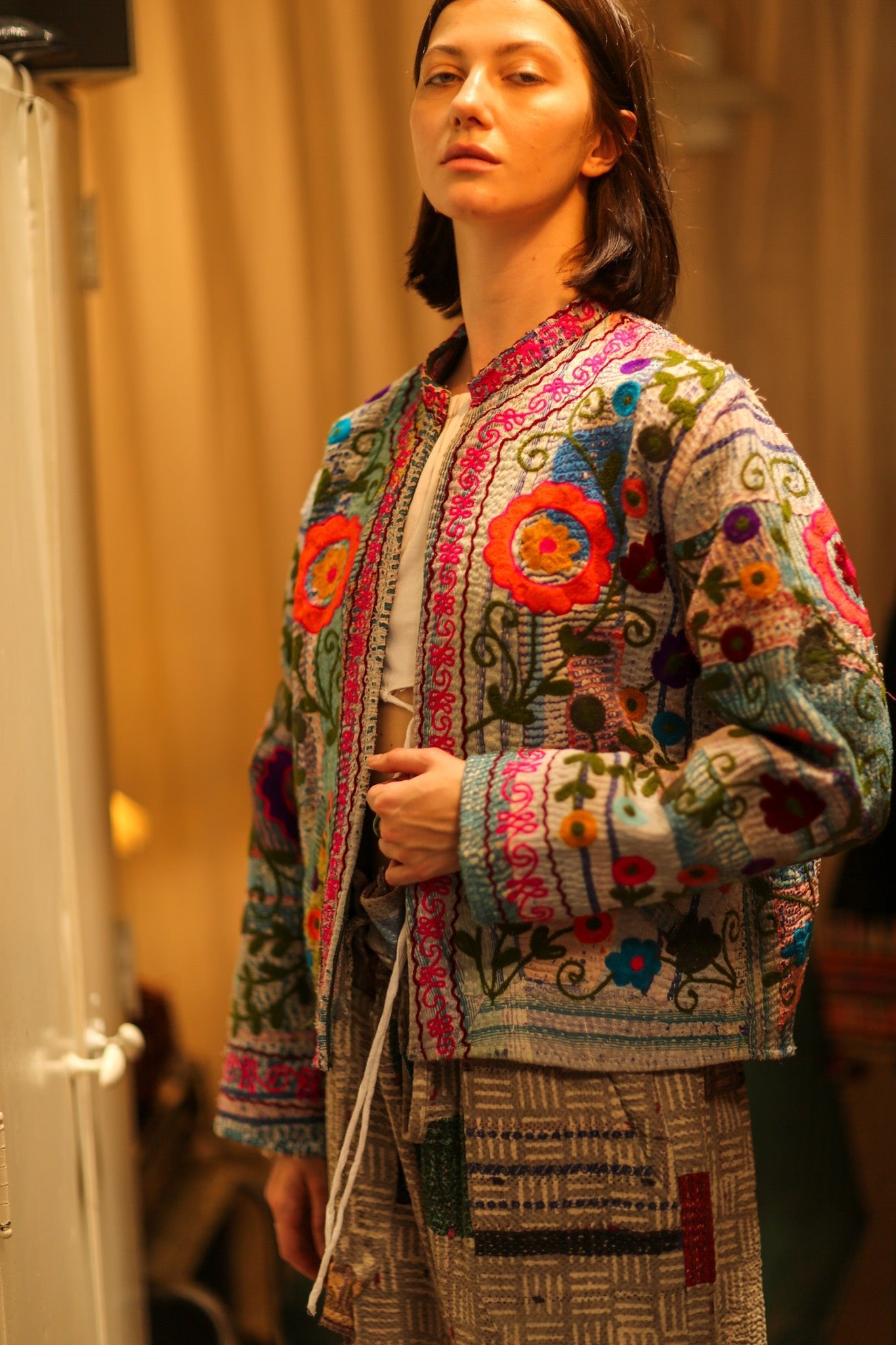 EMBROIDERED JACKET LIBBY - BANGKOK TAILOR CLOTHING STORE - HANDMADE CLOTHING