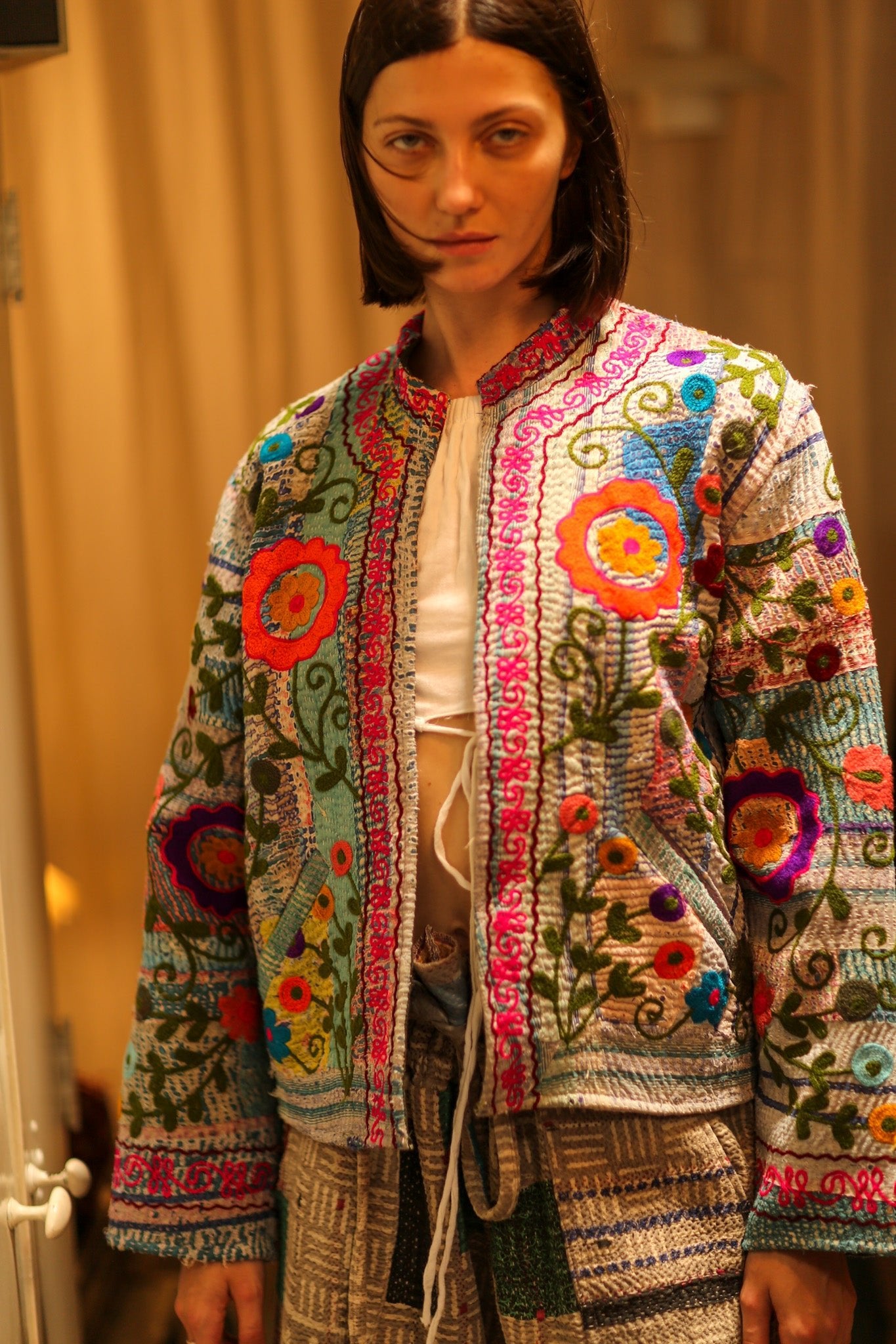 EMBROIDERED JACKET LIBBY - BANGKOK TAILOR CLOTHING STORE - HANDMADE CLOTHING