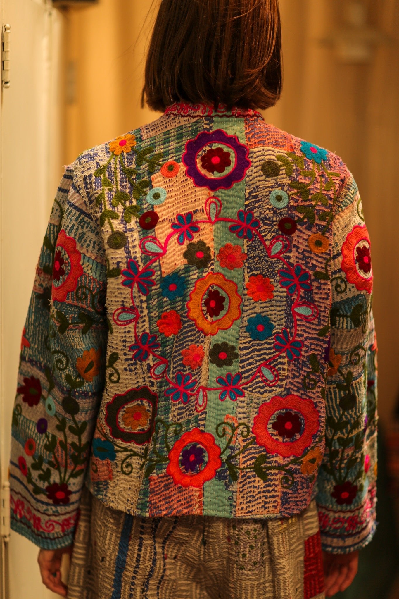 EMBROIDERED JACKET LIBBY - BANGKOK TAILOR CLOTHING STORE - HANDMADE CLOTHING