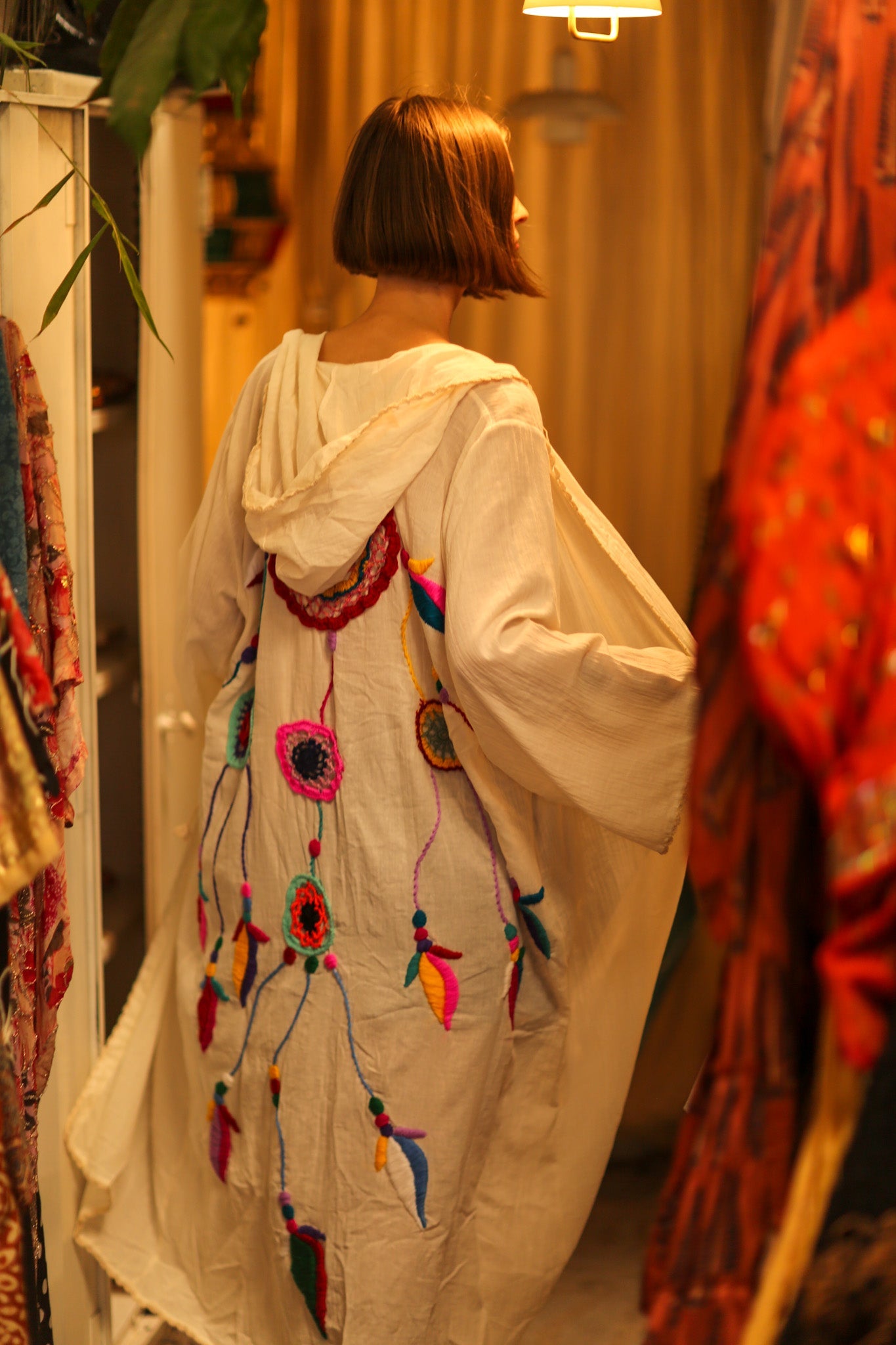 EMBROIDERED KIMONO DORA WHILE - BANGKOK TAILOR CLOTHING STORE - HANDMADE CLOTHING