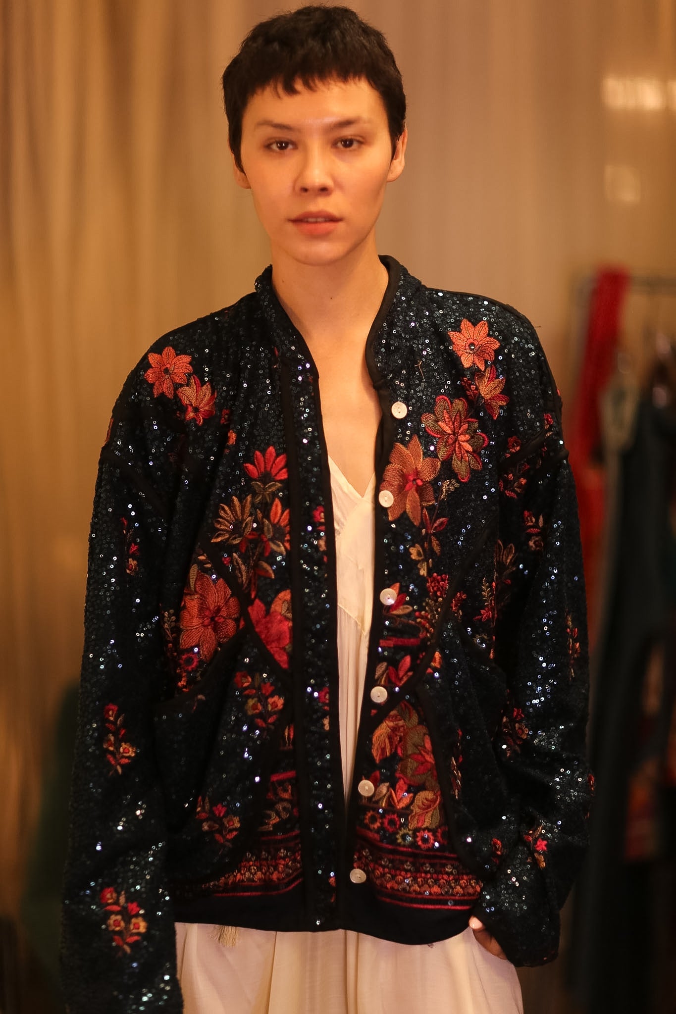 EMBROIDERED SILK JACKET CAMELLIA - BANGKOK TAILOR CLOTHING STORE - HANDMADE CLOTHING