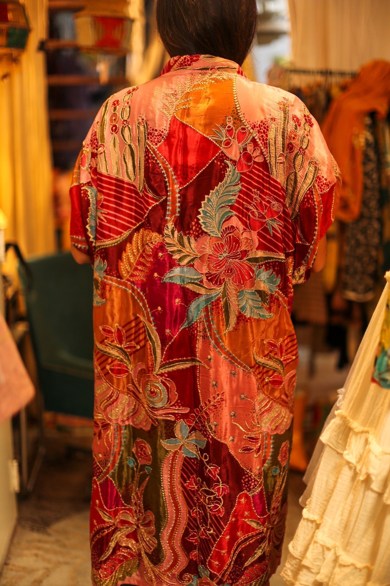 EMBROIDERED SILK KIMONO LITU - BANGKOK TAILOR CLOTHING STORE - HANDMADE CLOTHING