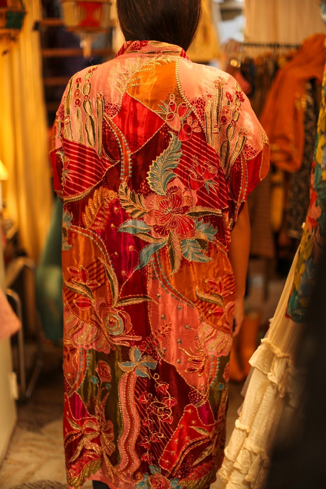 EMBROIDERED SILK KIMONO LITU - BANGKOK TAILOR CLOTHING STORE - HANDMADE CLOTHING
