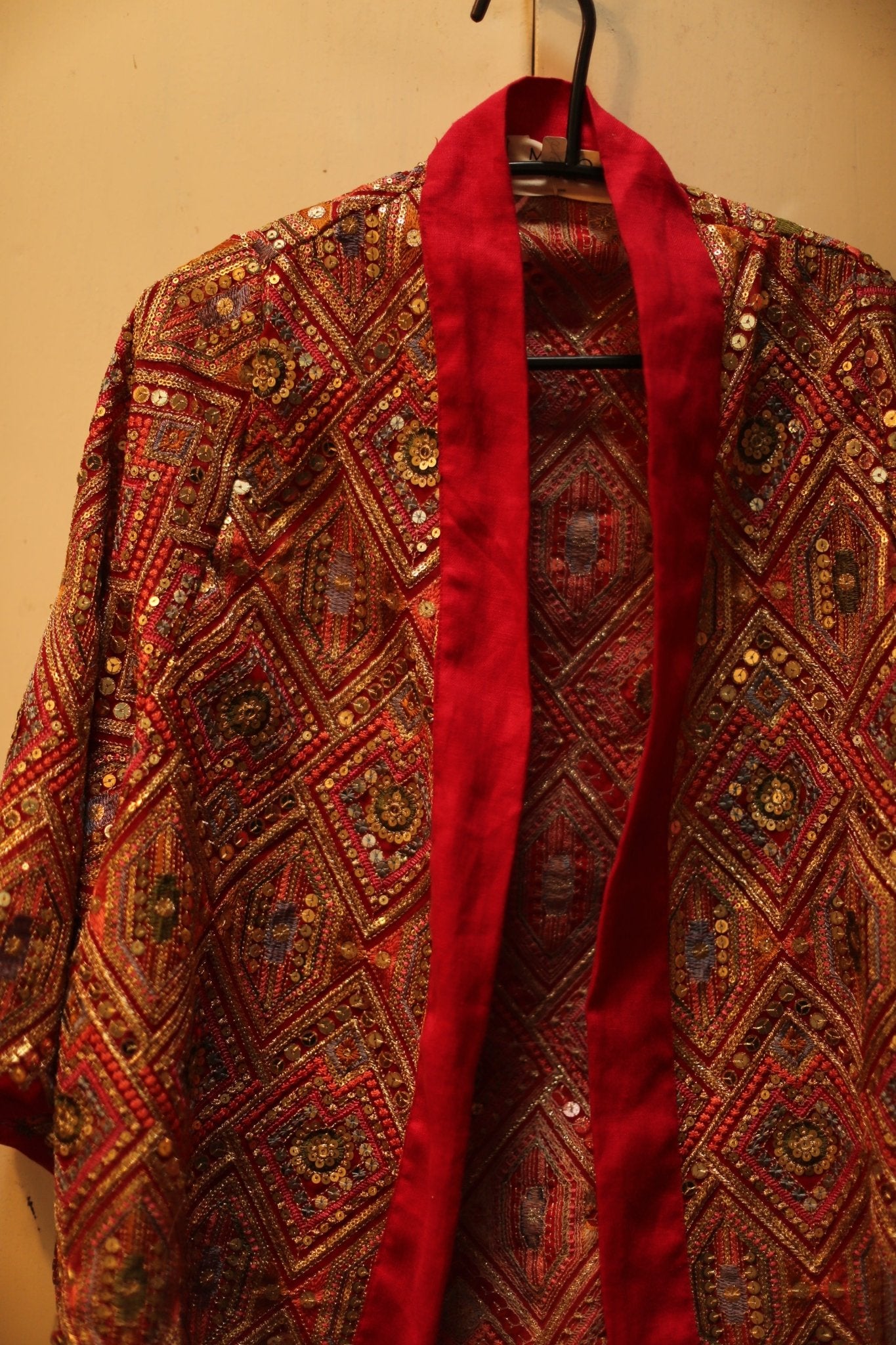 EMBROIDERED SILK KIMONO - S110 - BANGKOK TAILOR CLOTHING STORE - HANDMADE CLOTHING