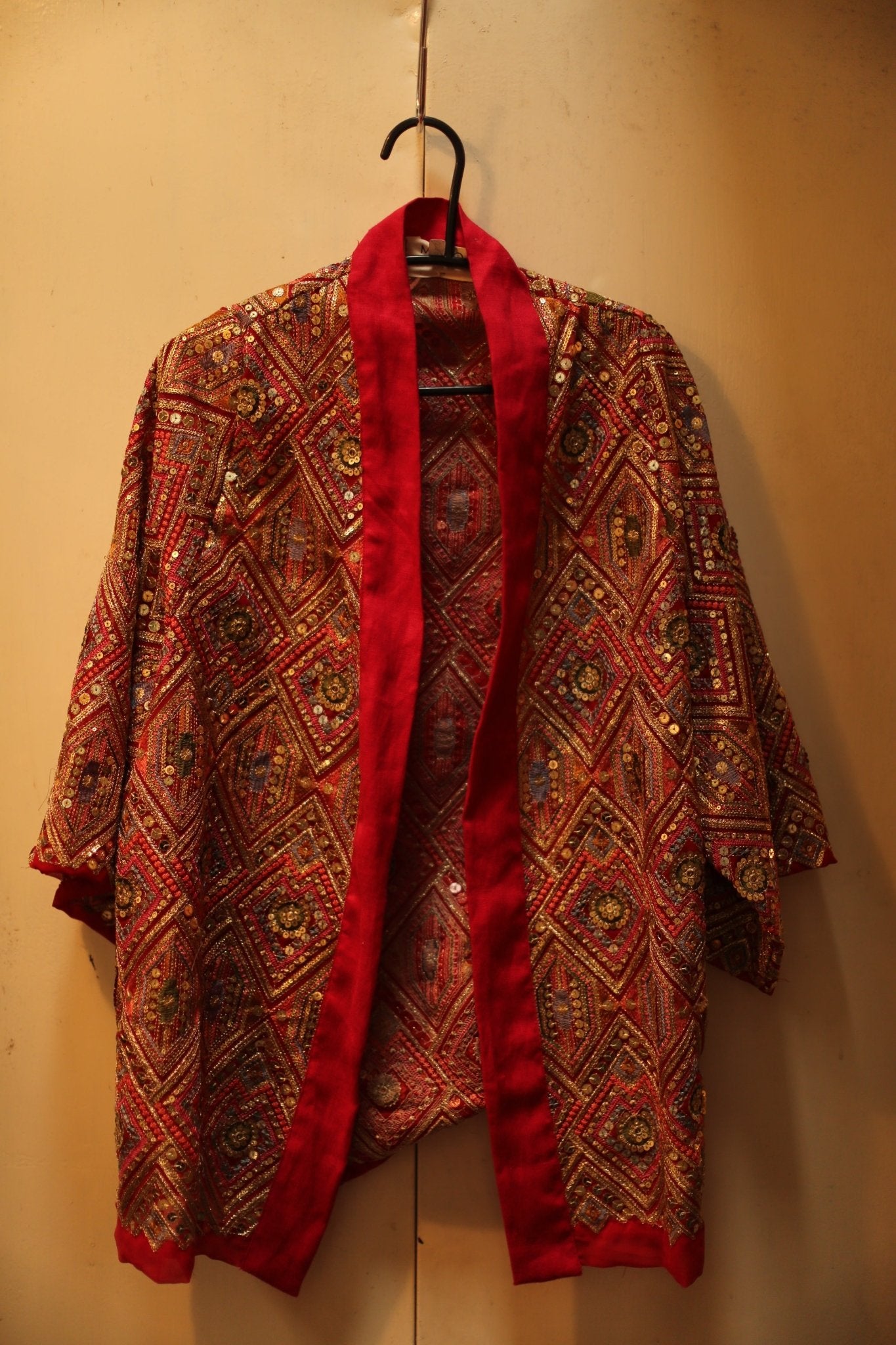 EMBROIDERED SILK KIMONO - S110 - BANGKOK TAILOR CLOTHING STORE - HANDMADE CLOTHING