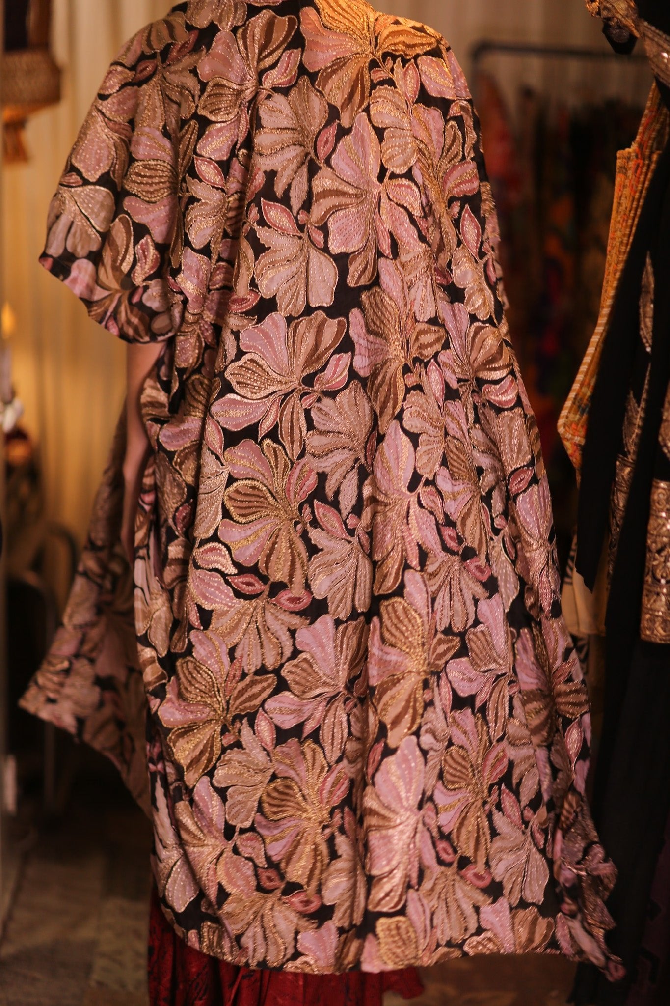 EMBROIDERED SILK NOVELTY KIMONO BEAMS - BANGKOK TAILOR CLOTHING STORE - HANDMADE CLOTHING