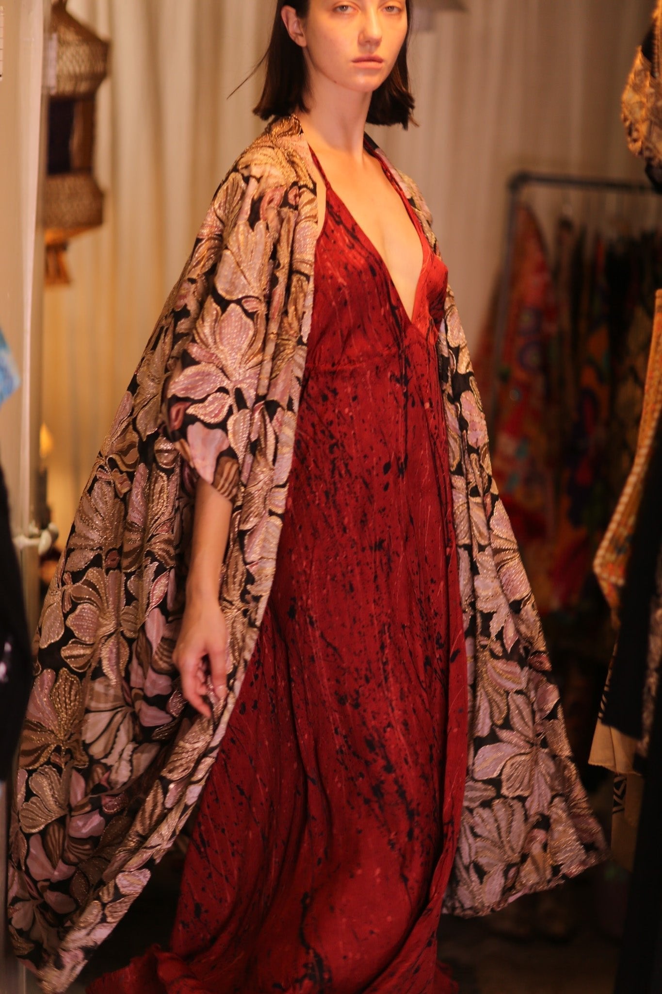 EMBROIDERED SILK NOVELTY KIMONO BEAMS - BANGKOK TAILOR CLOTHING STORE - HANDMADE CLOTHING