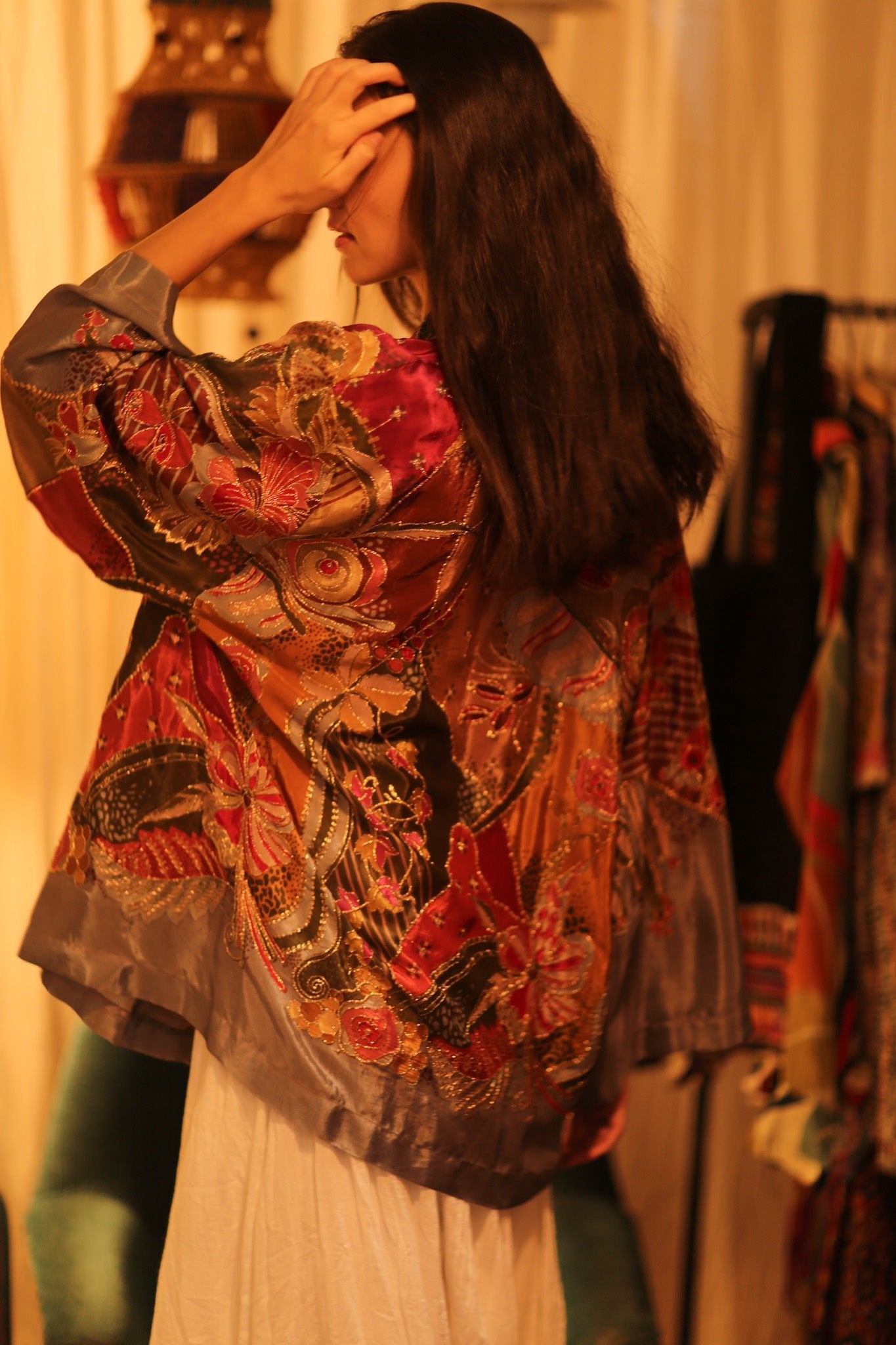 EMBROIDERED SILK SHORT KIMONO CARINE - BANGKOK TAILOR CLOTHING STORE - HANDMADE CLOTHING