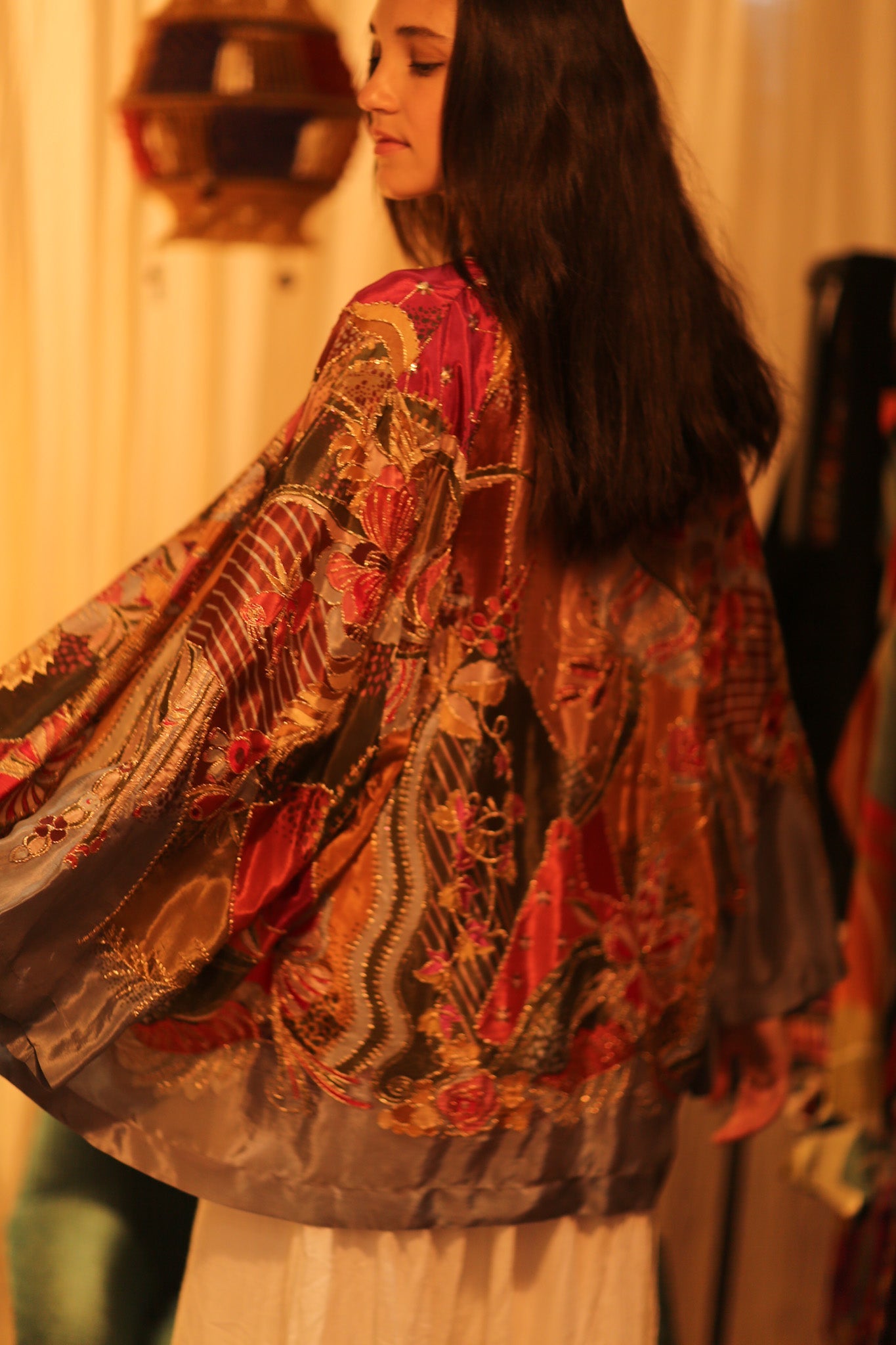 EMBROIDERED SILK SHORT KIMONO CARINE - BANGKOK TAILOR CLOTHING STORE - HANDMADE CLOTHING