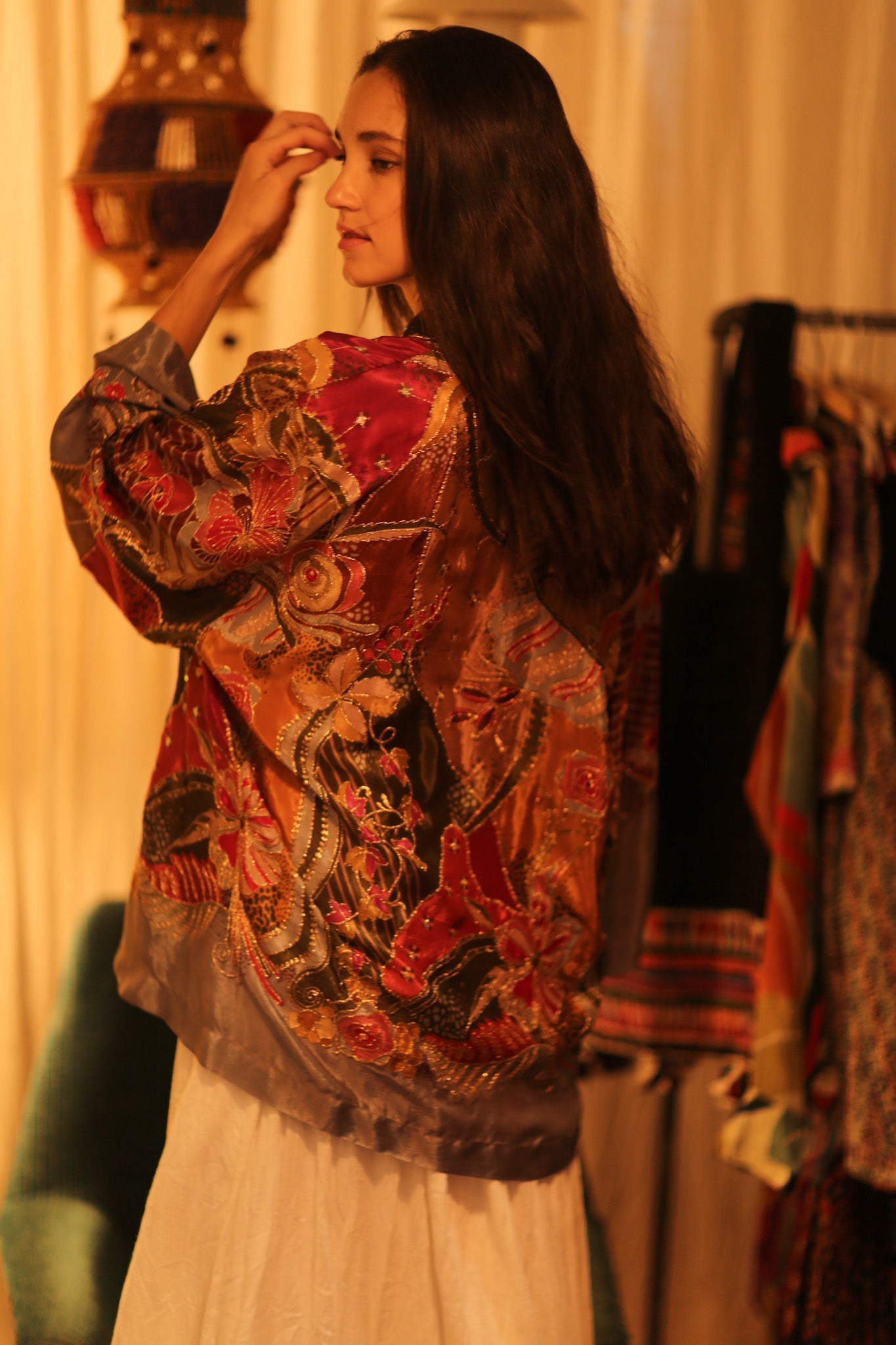 EMBROIDERED SILK SHORT KIMONO CARINE - BANGKOK TAILOR CLOTHING STORE - HANDMADE CLOTHING