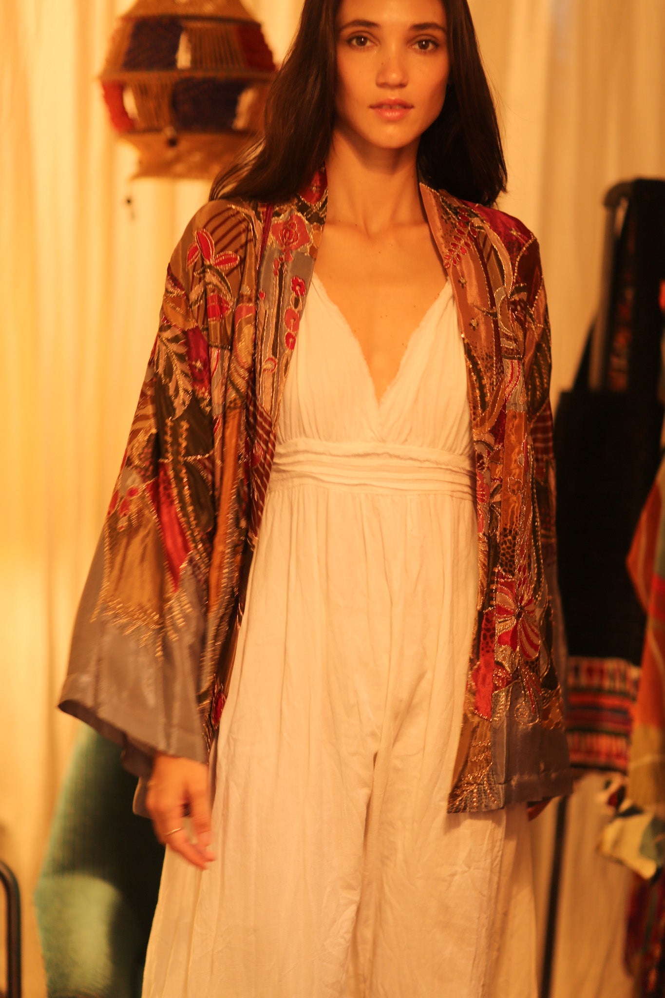EMBROIDERED SILK SHORT KIMONO CARINE - BANGKOK TAILOR CLOTHING STORE - HANDMADE CLOTHING
