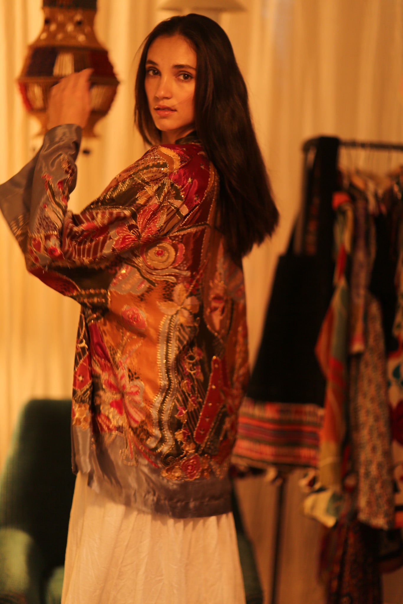 EMBROIDERED SILK SHORT KIMONO CARINE - BANGKOK TAILOR CLOTHING STORE - HANDMADE CLOTHING