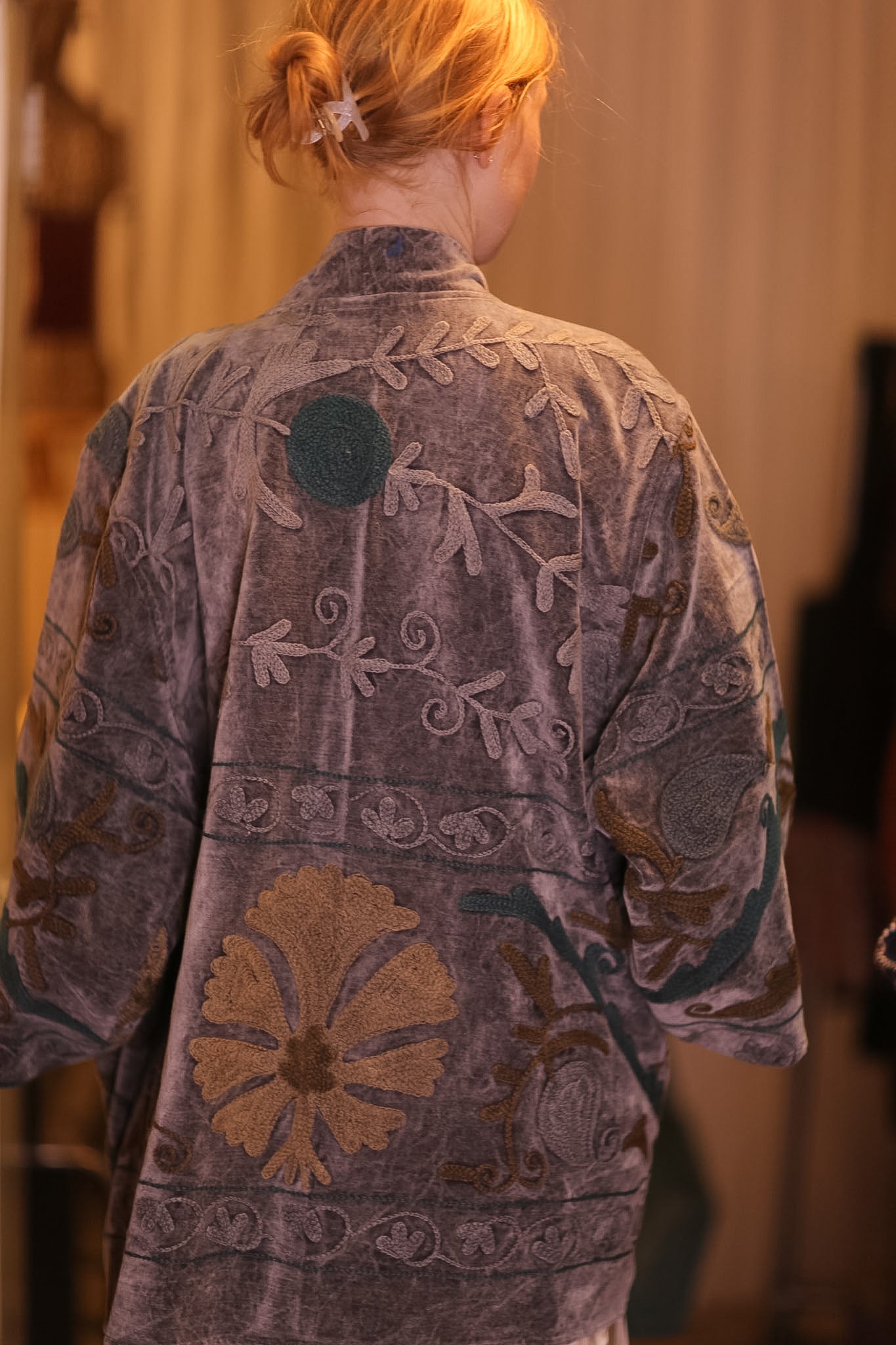 EMBROIDERED VELVET SHORT KIMONO MONTY GUGU - BANGKOK TAILOR CLOTHING STORE - HANDMADE CLOTHING