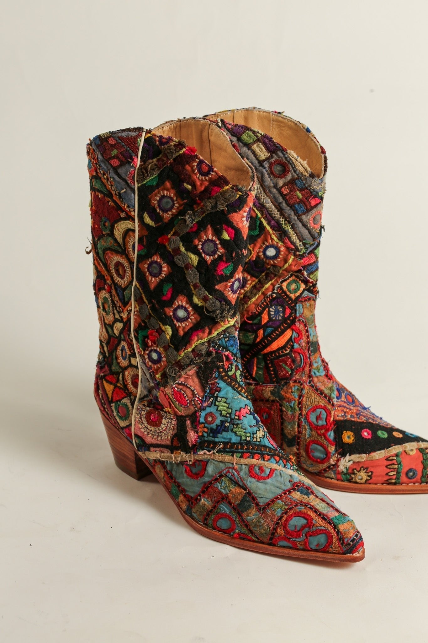 EMBROIDERED WESTERN BOOTS SALMA - BANGKOK TAILOR CLOTHING STORE - HANDMADE CLOTHING