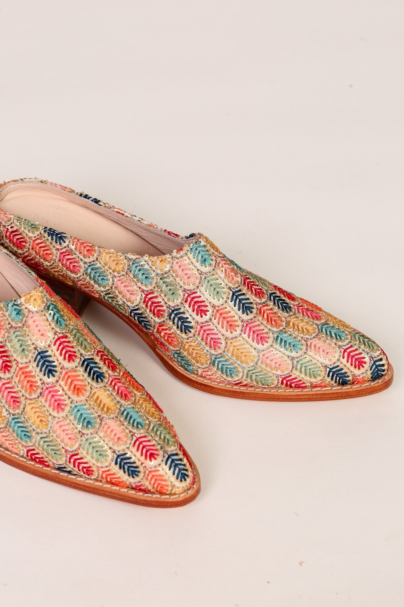 EMBROIDERED WESTERN HEEL MULES TAHIA - BANGKOK TAILOR CLOTHING STORE - HANDMADE CLOTHING
