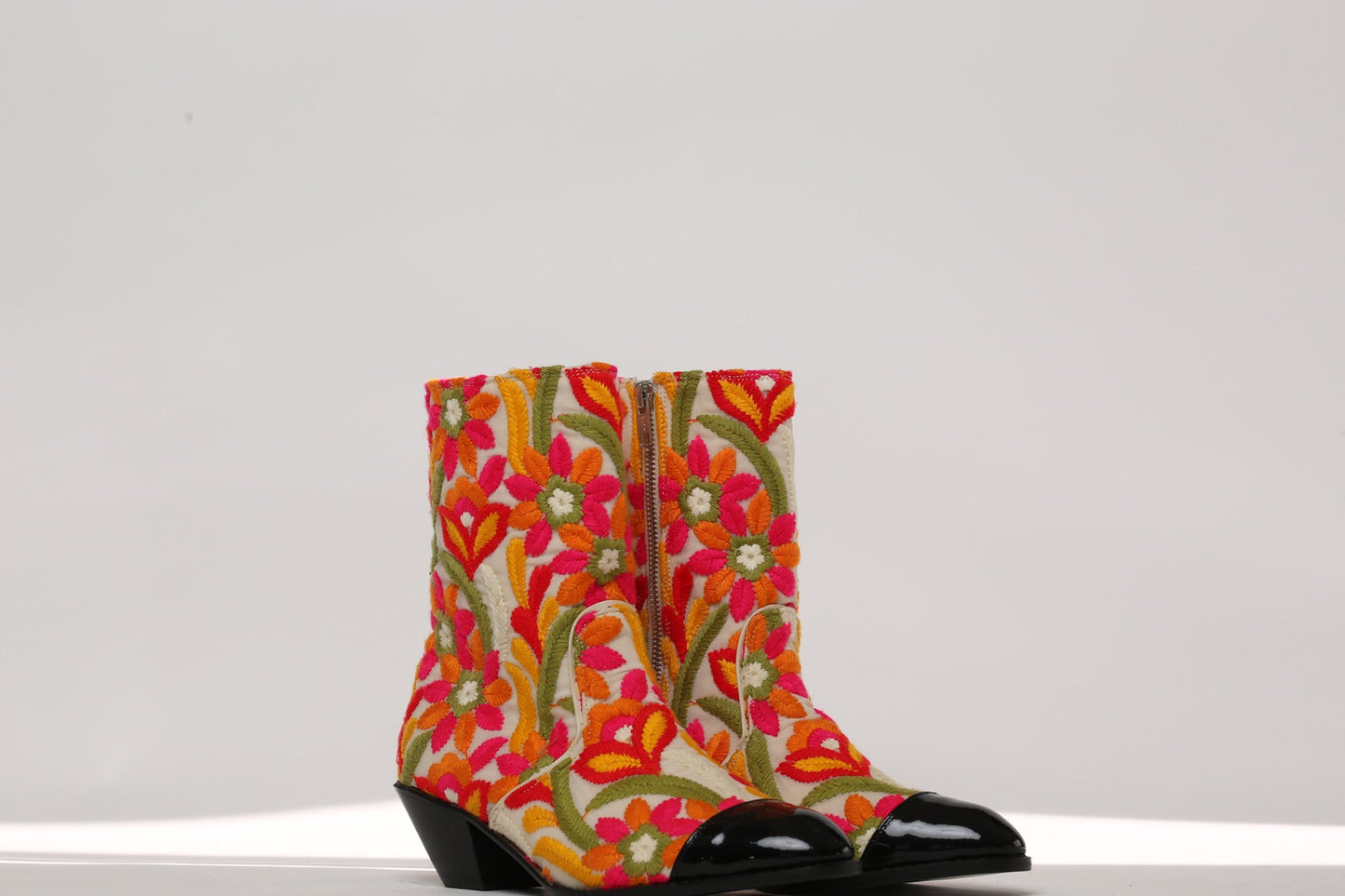 ESME FLORAL EMBROIDERED BOOTS - BANGKOK TAILOR CLOTHING STORE - HANDMADE CLOTHING