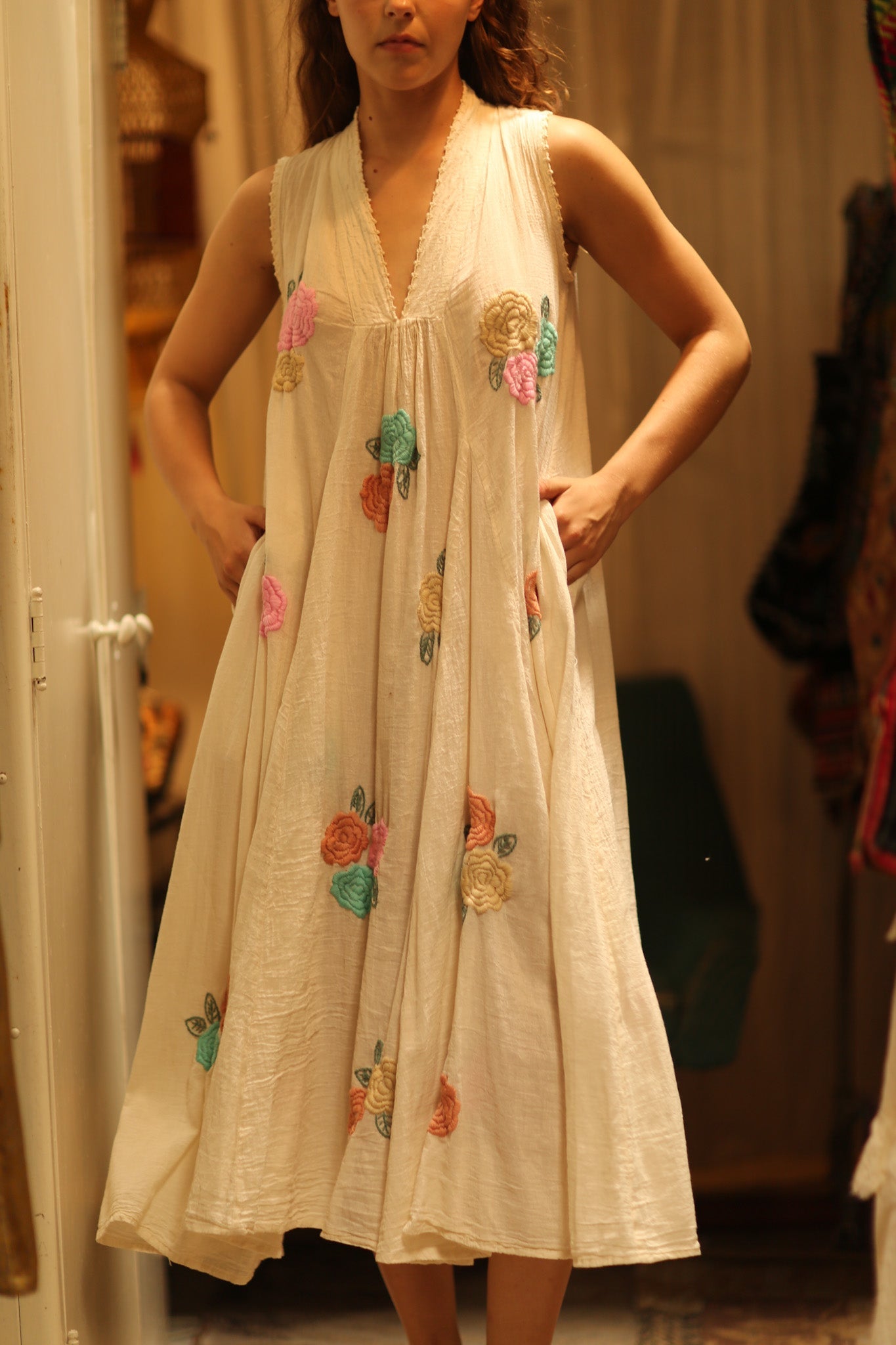 FAH EMBROIDERED FLOWER DRESS - BANGKOK TAILOR CLOTHING STORE - HANDMADE CLOTHING
