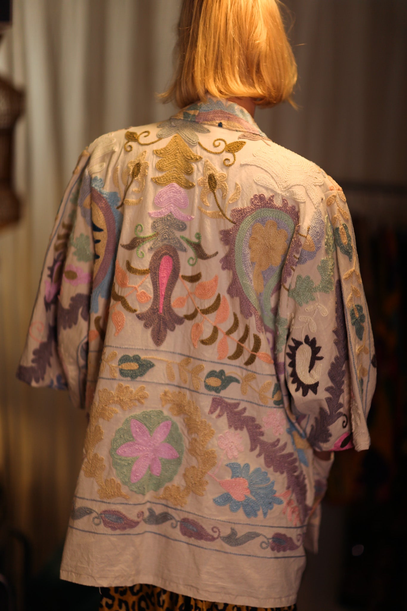 GINEVRA EMBROIDERED SHORT KIMONO SUZANI PASTEL - BANGKOK TAILOR CLOTHING STORE - HANDMADE CLOTHING
