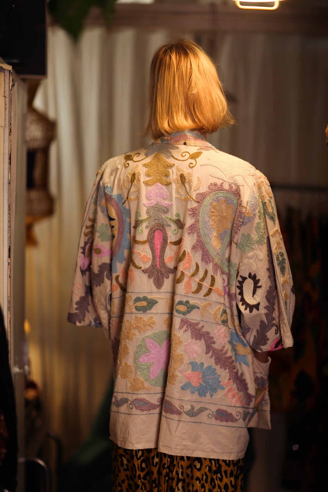 GINEVRA EMBROIDERED SHORT KIMONO SUZANI PASTEL - BANGKOK TAILOR CLOTHING STORE - HANDMADE CLOTHING