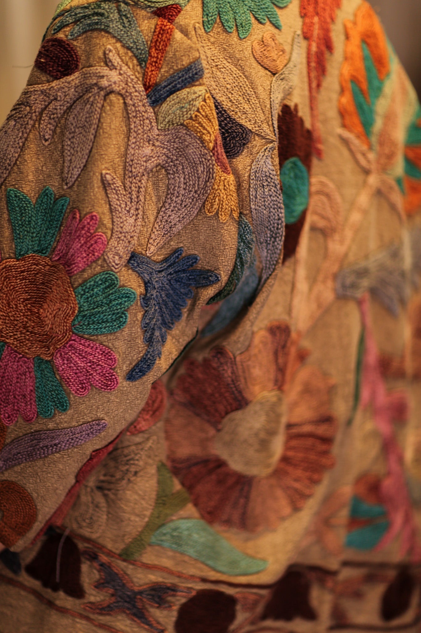 GINEVRA EMBROIDERED SUZANI KIMOMO TROPIC FLOWER - BANGKOK TAILOR CLOTHING STORE - HANDMADE CLOTHING