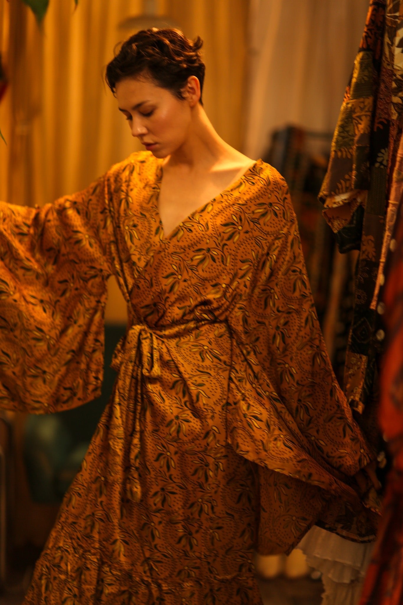 HAND BLOCK PRINT SILK XXL WING KIMONO - BANGKOK TAILOR CLOTHING STORE - HANDMADE CLOTHING