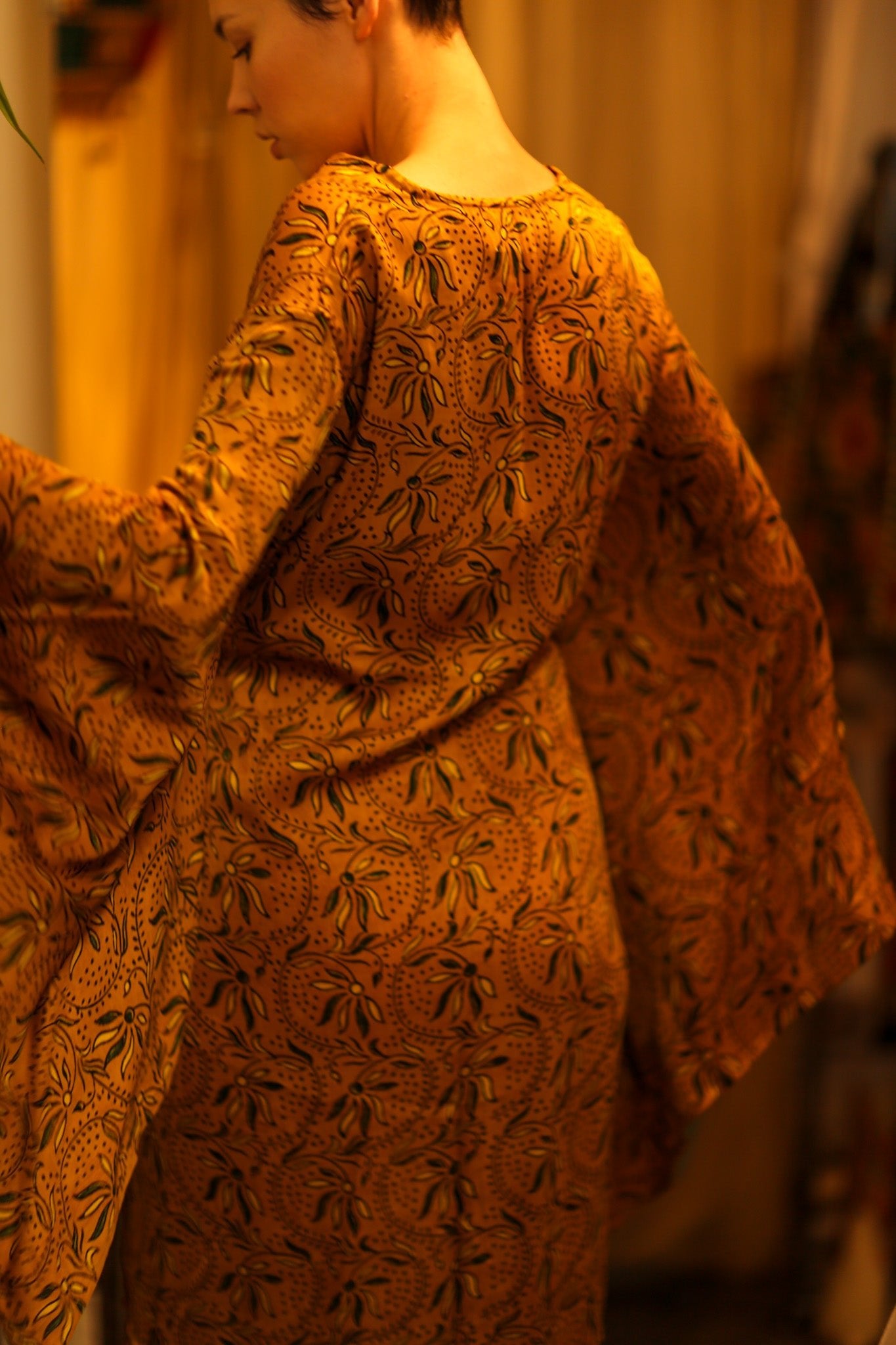 HAND BLOCK PRINT SILK XXL WING KIMONO - BANGKOK TAILOR CLOTHING STORE - HANDMADE CLOTHING