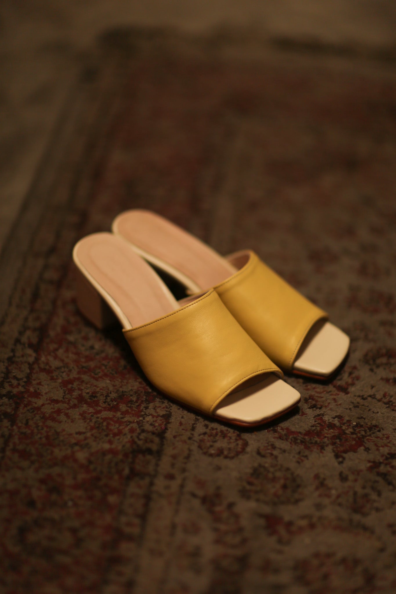 HEELED MULES LORIN YELLOW CREAM - BANGKOK TAILOR CLOTHING STORE - HANDMADE CLOTHING