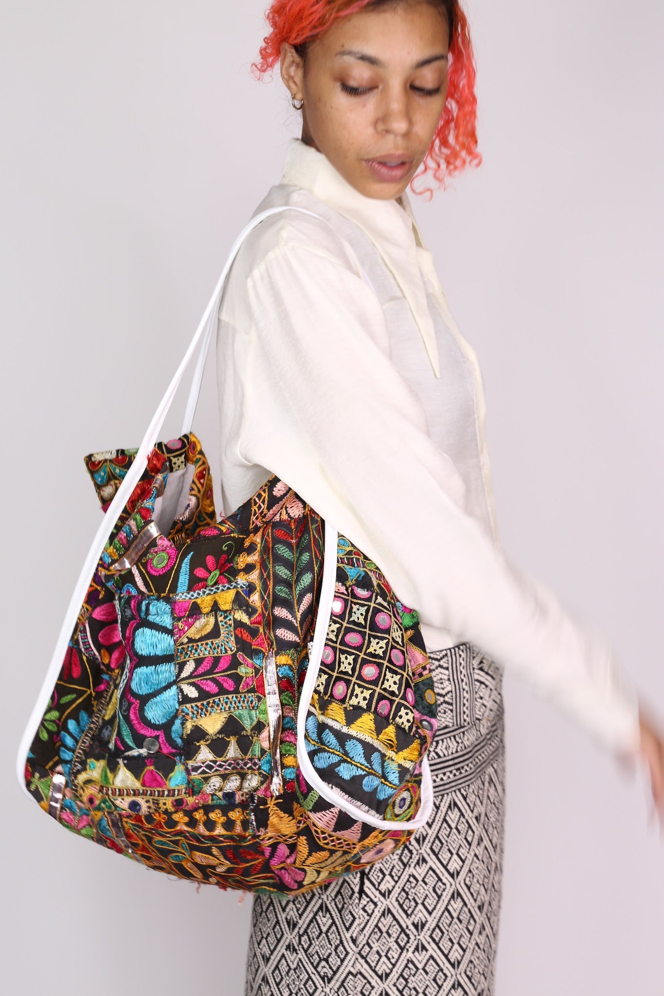 JINNY EMBROIDERED BAG - BANGKOK TAILOR CLOTHING STORE - HANDMADE CLOTHING