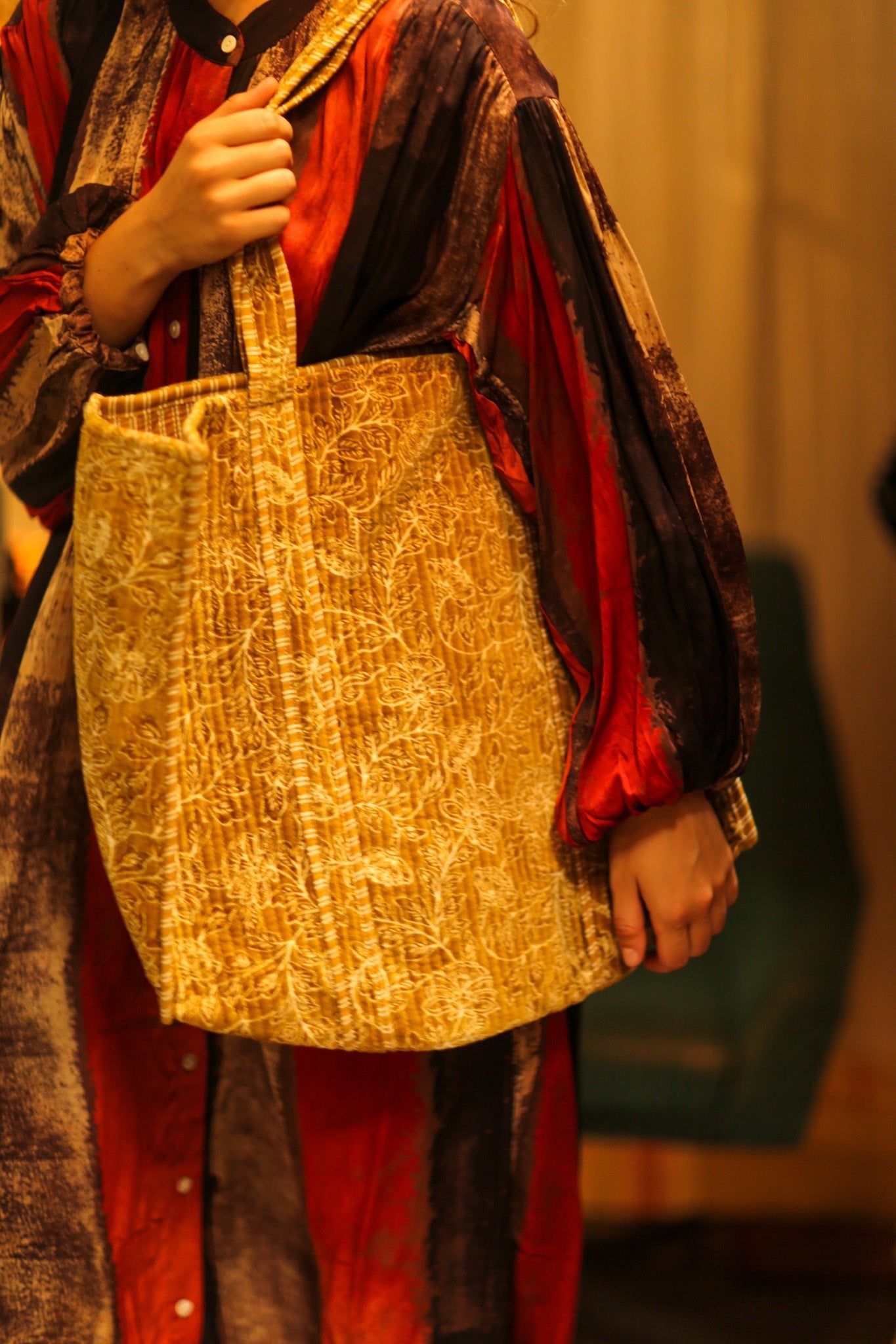 KALI VELVET BAG GOLDEN FLOWER L - BANGKOK TAILOR CLOTHING STORE - HANDMADE CLOTHING