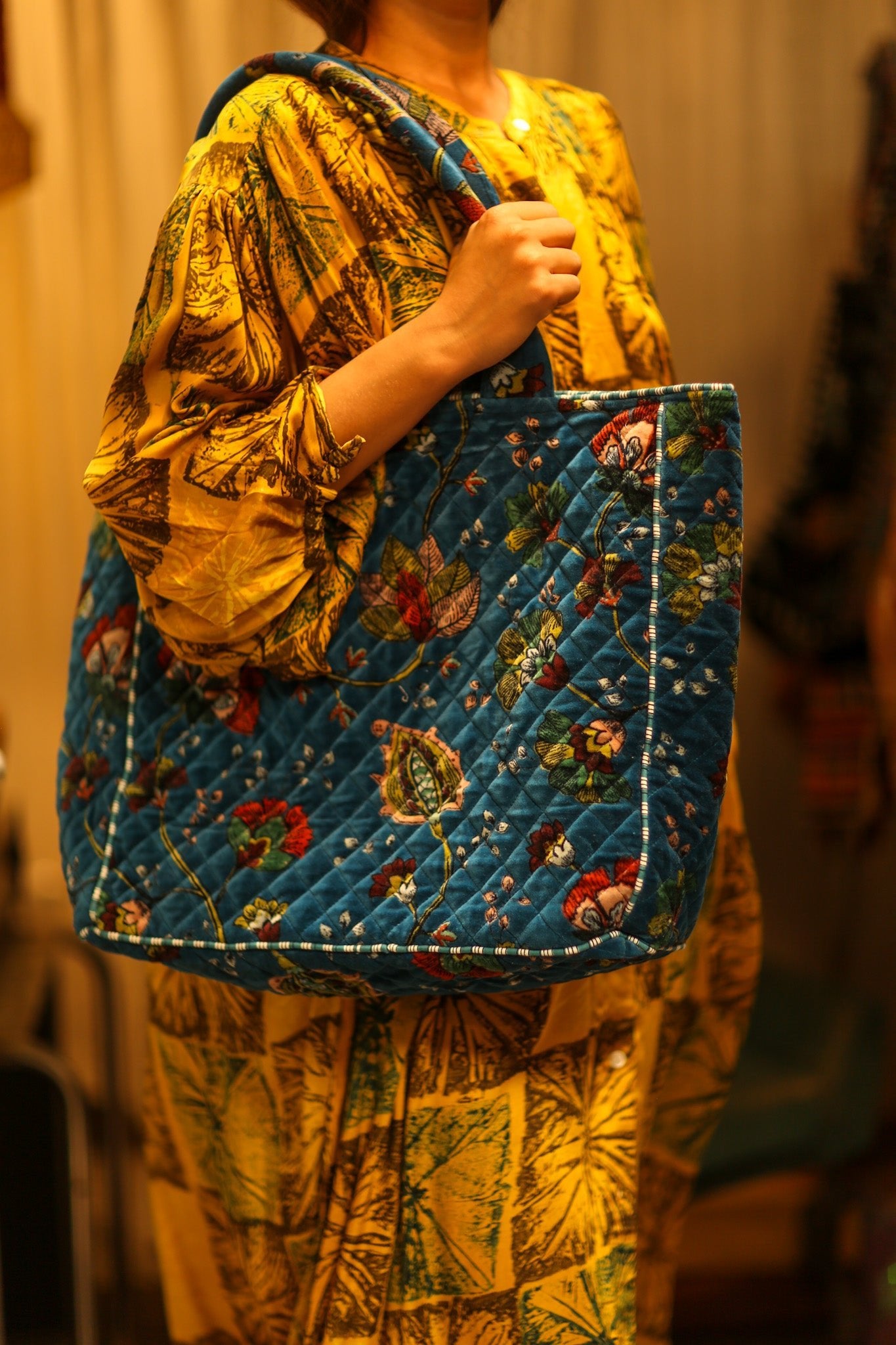 KALI VELVET BAG L BLUE FLORAL - BANGKOK TAILOR CLOTHING STORE - HANDMADE CLOTHING